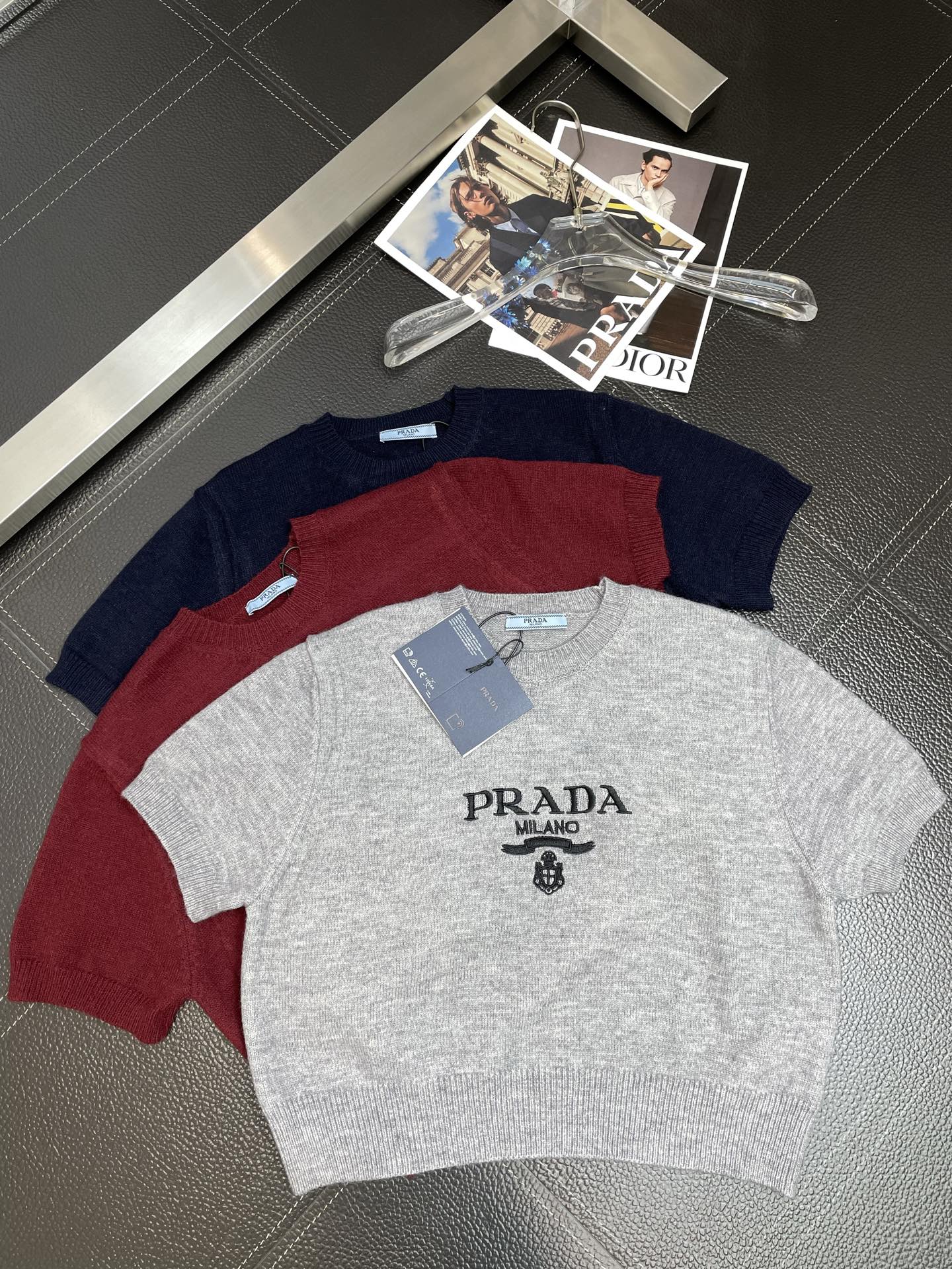 。FENDI芬迪💥女装短袖👚砸锅卖铁都要上的新款新款原单女士休闲针织提花短袖 高端定制 高版本 时尚百搭