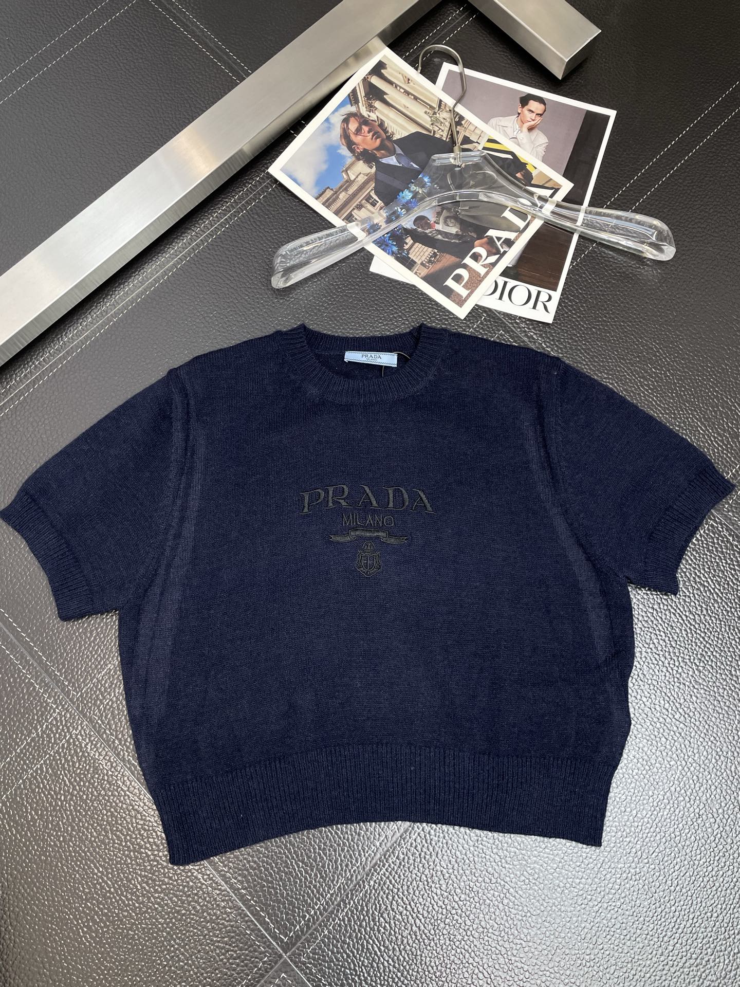 。FENDI芬迪💥女装短袖👚砸锅卖铁都要上的新款新款原单女士休闲针织提花短袖 高端定制 高版本 时尚百搭