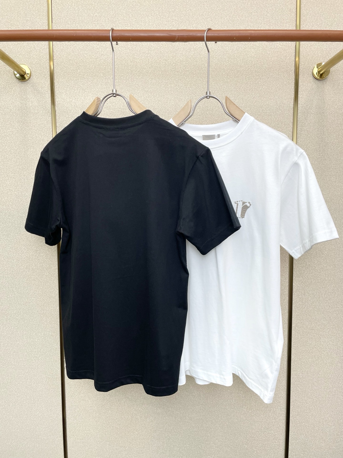 。Dior迪奥💥砸锅卖铁都要上的新款新款原单男士休闲短袖 高端定制 高版本 时尚百搭爆款⚠️⚠️✨✨进口