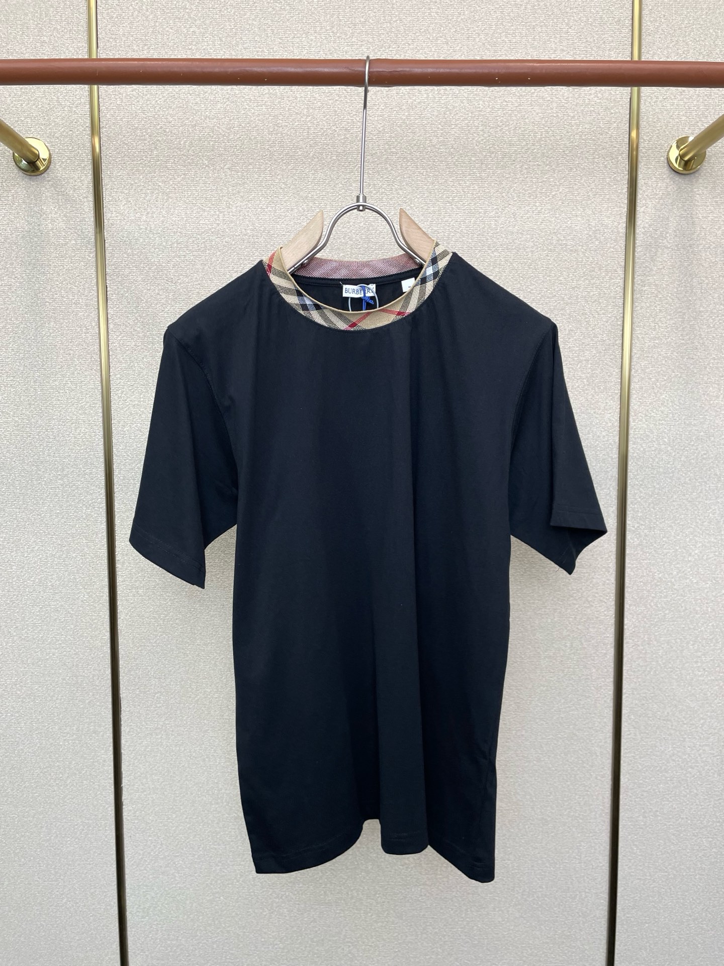 。Burberry巴宝莉💥砸锅卖铁都要上的新款新款原单男士休闲短袖 高端定制 高版本 时尚百搭爆款⚠️⚠