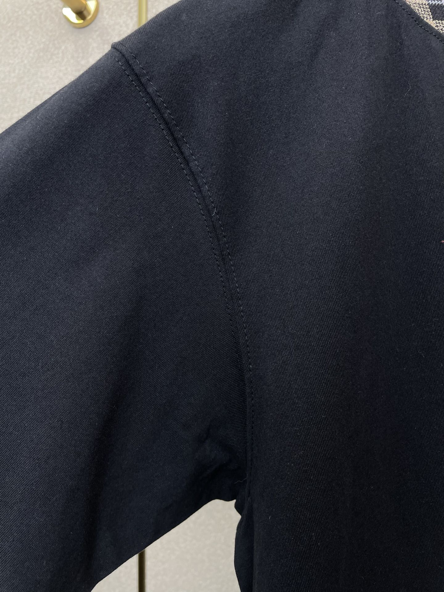 。Burberry巴宝莉💥砸锅卖铁都要上的新款新款原单男士休闲短袖 高端定制 高版本 时尚百搭爆款⚠️⚠