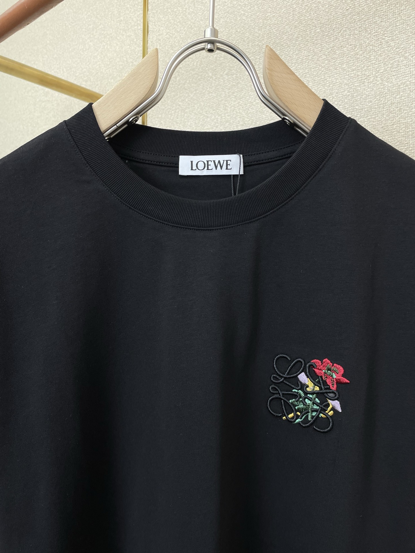 。LOEWE罗意威💥砸锅卖铁都要上的新款新款男士休闲短袖 高端定制 高端版本 时尚百搭爆款⚠️⚠️✨✨进