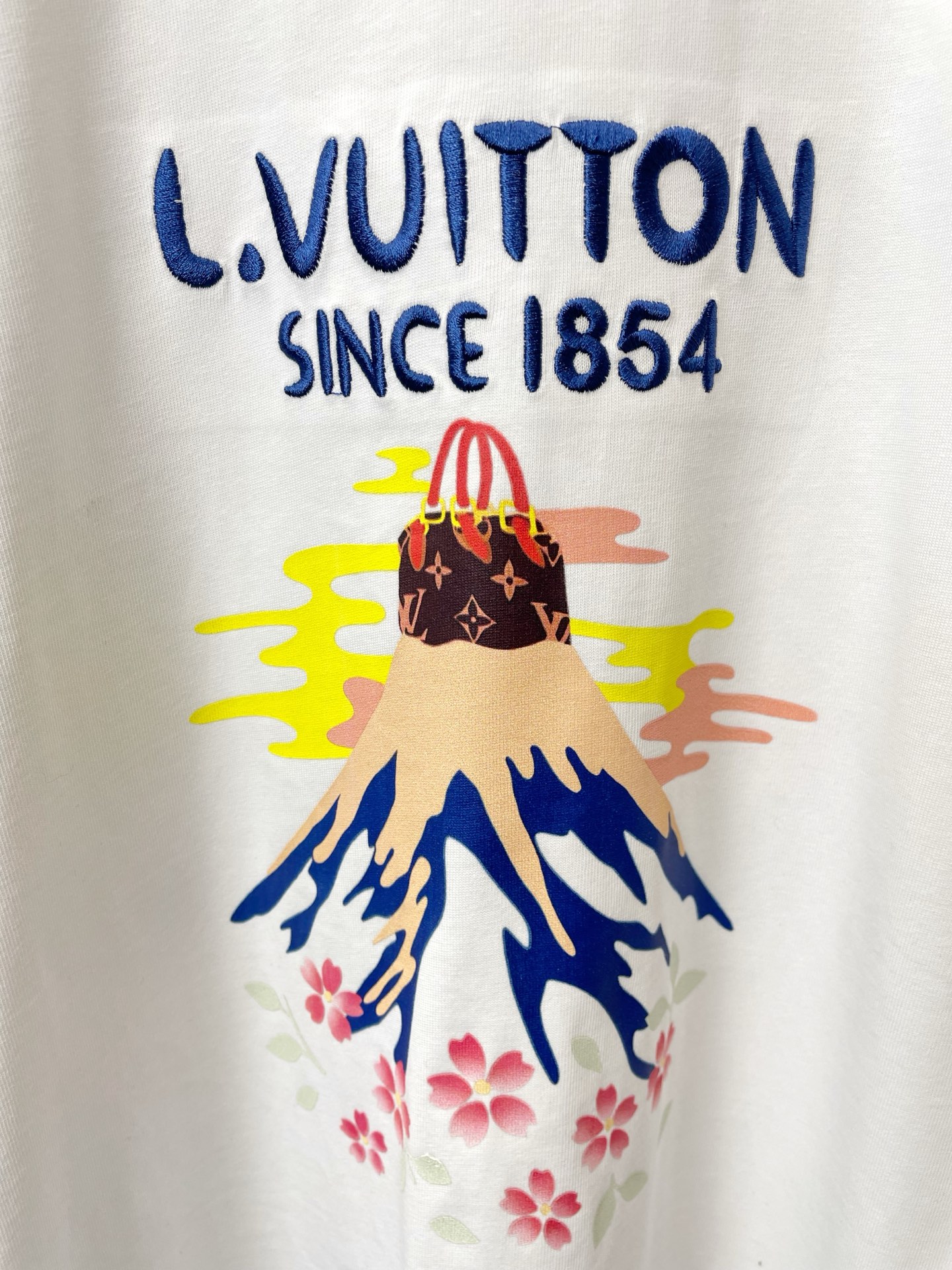 。Louis Vuitton路易威登💥砸锅卖铁都要上的新款新款男士休闲短袖 高端定制 高端版本 时尚百搭