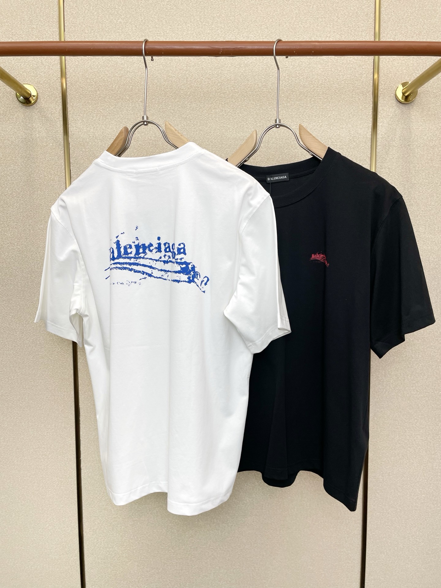 。Balenciaga巴黎世家💥砸锅卖铁都要上的新款新款男士休闲短袖 高端定制 高端版本 时尚百搭爆款⚠