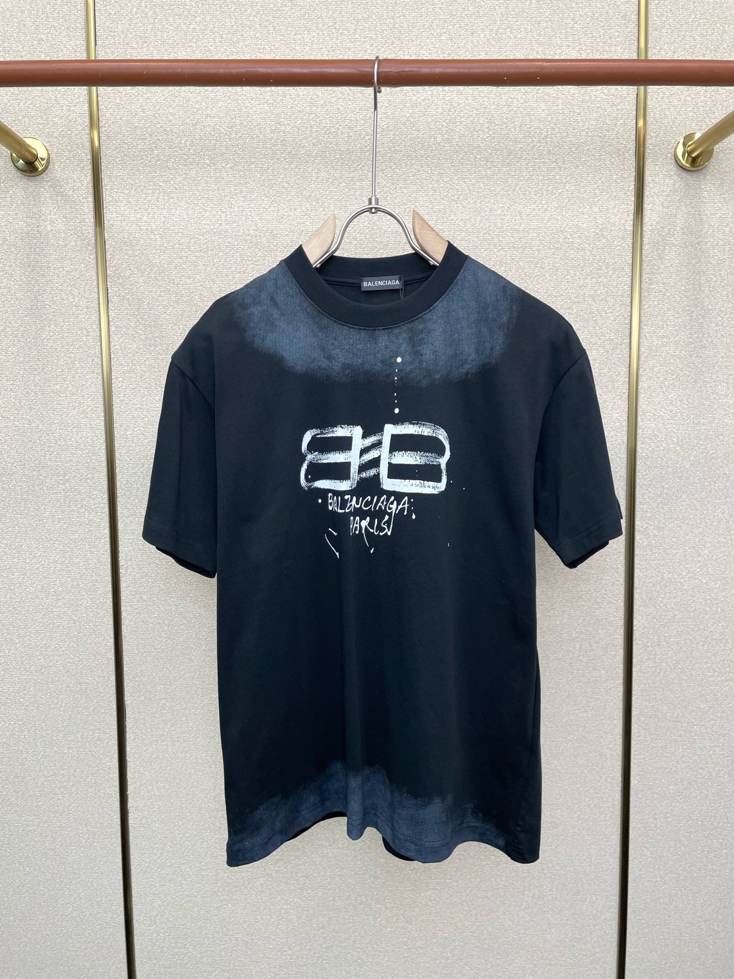。Balenciaga巴黎世家💥砸锅卖铁都要上的新款新款男士休闲短袖 高端定制 高端版本 时尚百搭爆款⚠
