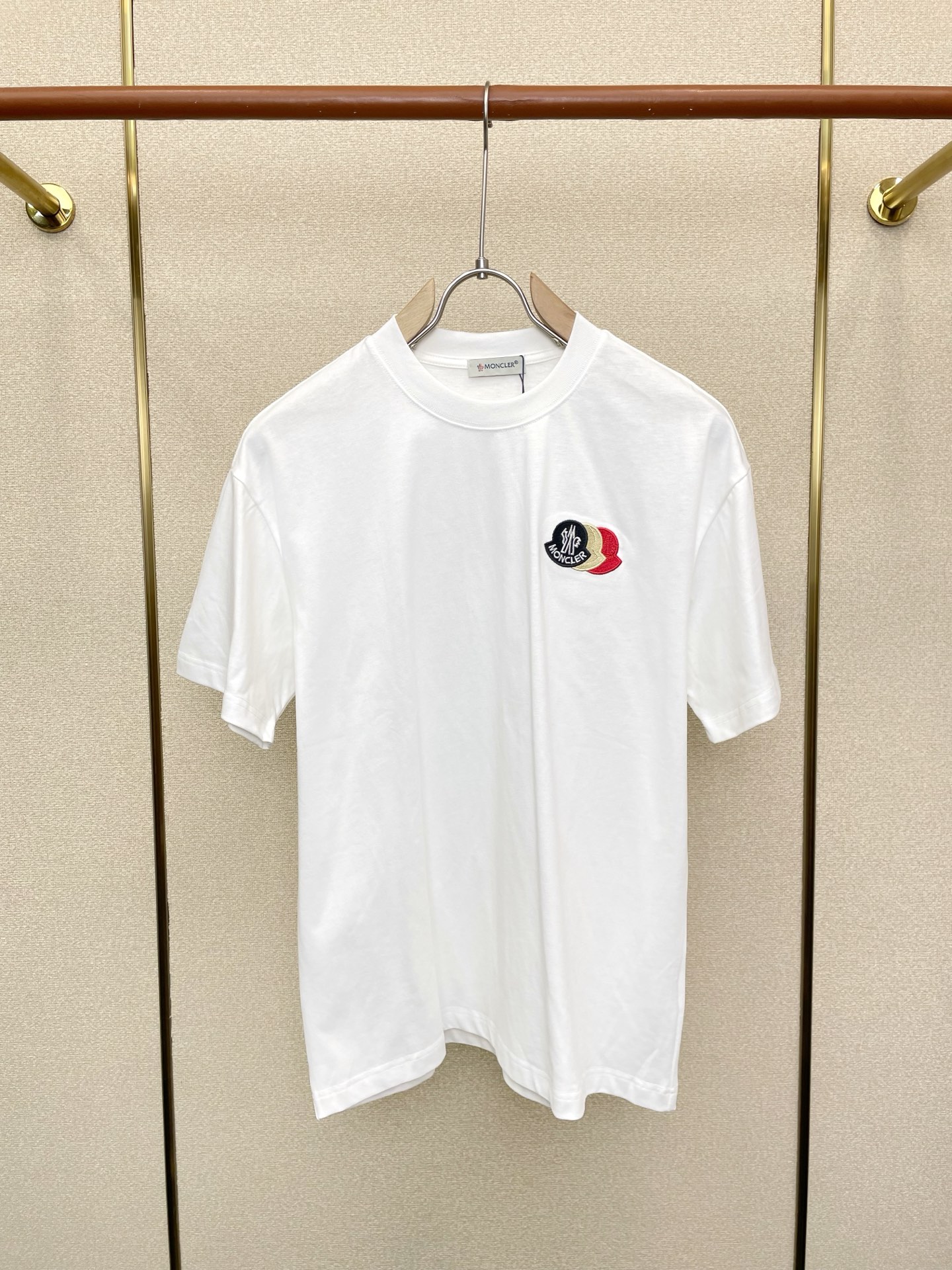 。Moncler蒙口💥砸锅卖铁都要上的新款新款男士休闲短袖 高端定制 高端版本 时尚百搭爆款⚠️⚠️✨✨