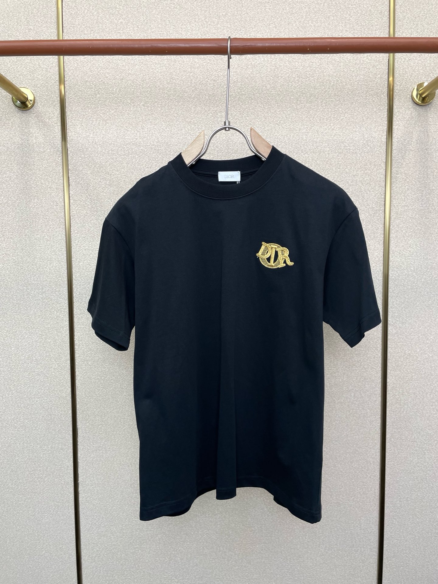 。Dior迪奥💥砸锅卖铁都要上的新款新款男士休闲短袖 高端定制 高端版本 时尚百搭爆款⚠️⚠️✨✨进口面