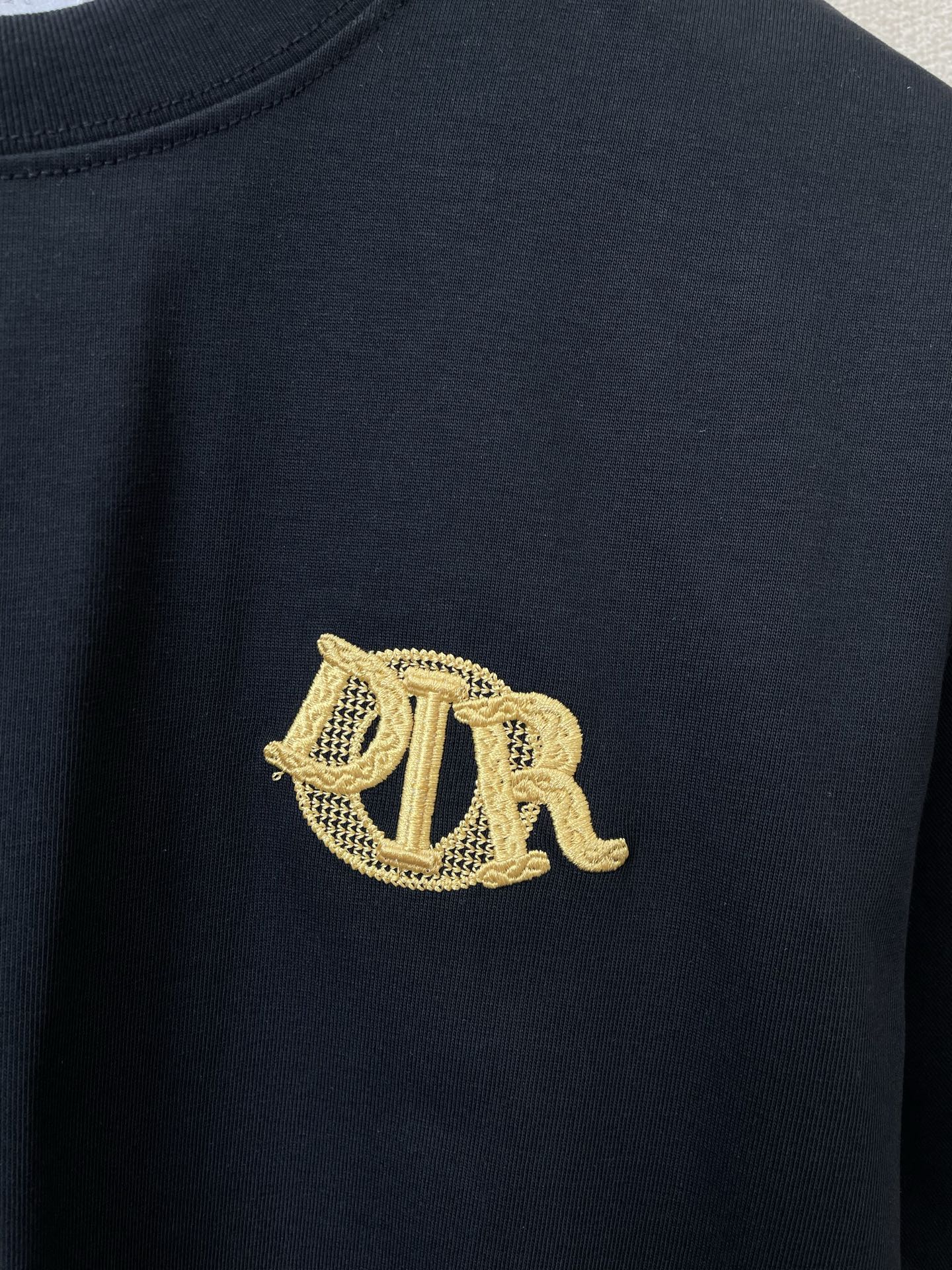 。Dior迪奥💥砸锅卖铁都要上的新款新款男士休闲短袖 高端定制 高端版本 时尚百搭爆款⚠️⚠️✨✨进口面