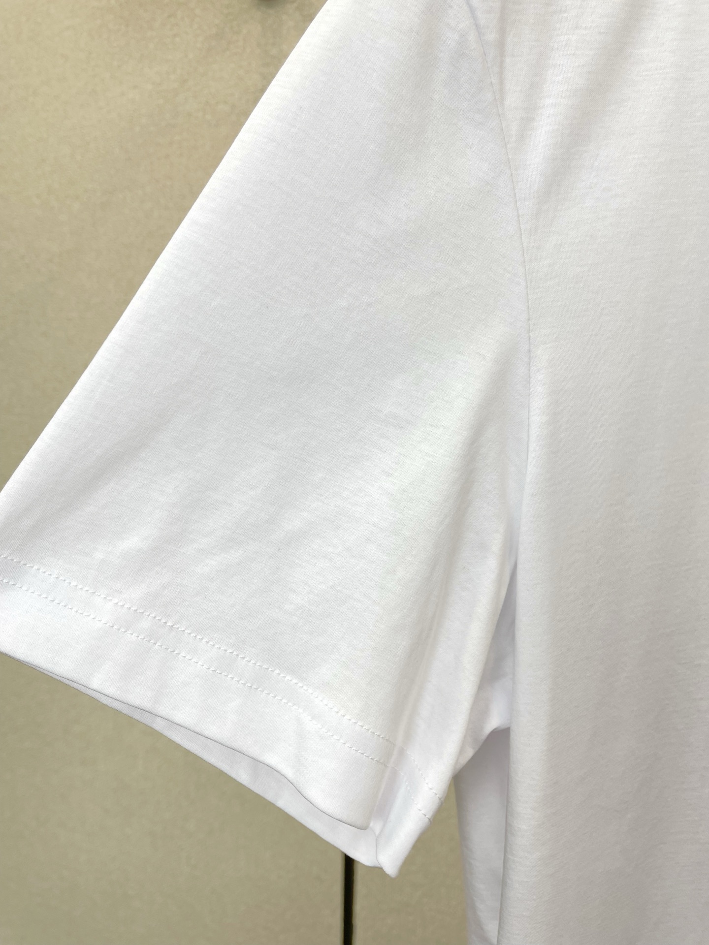 。Hermès爱马仕💥砸锅卖铁都要上的新款新款原单男士休闲短袖 高端定制 高端版本 时尚百搭爆款⚠️⚠️