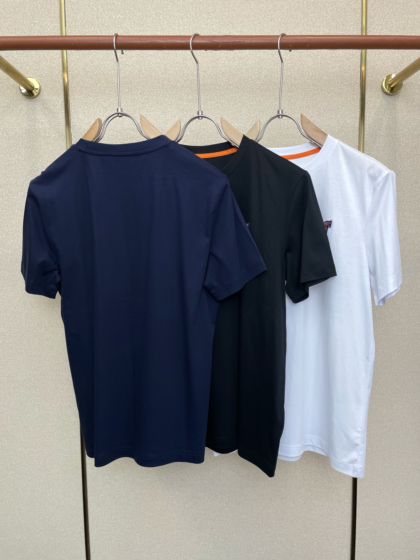 。Hermès爱马仕💥砸锅卖铁都要上的新款新款原单男士休闲短袖 高端定制 高端版本 时尚百搭爆款⚠️⚠️