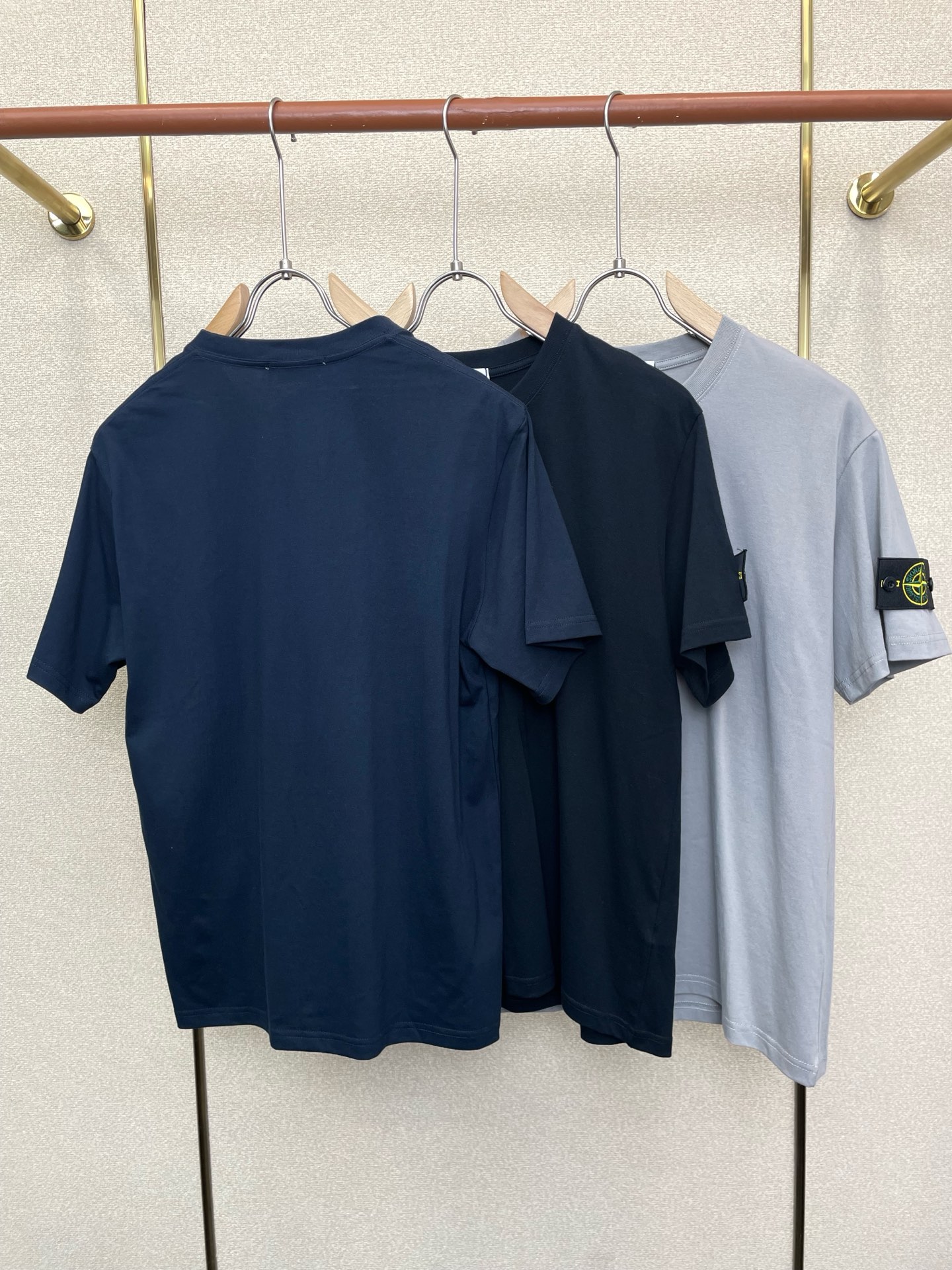 。STONE ISLAND石头岛💥砸锅卖铁都要上的新款新款原单男士休闲短袖 高端定制 高端版本 时尚百搭