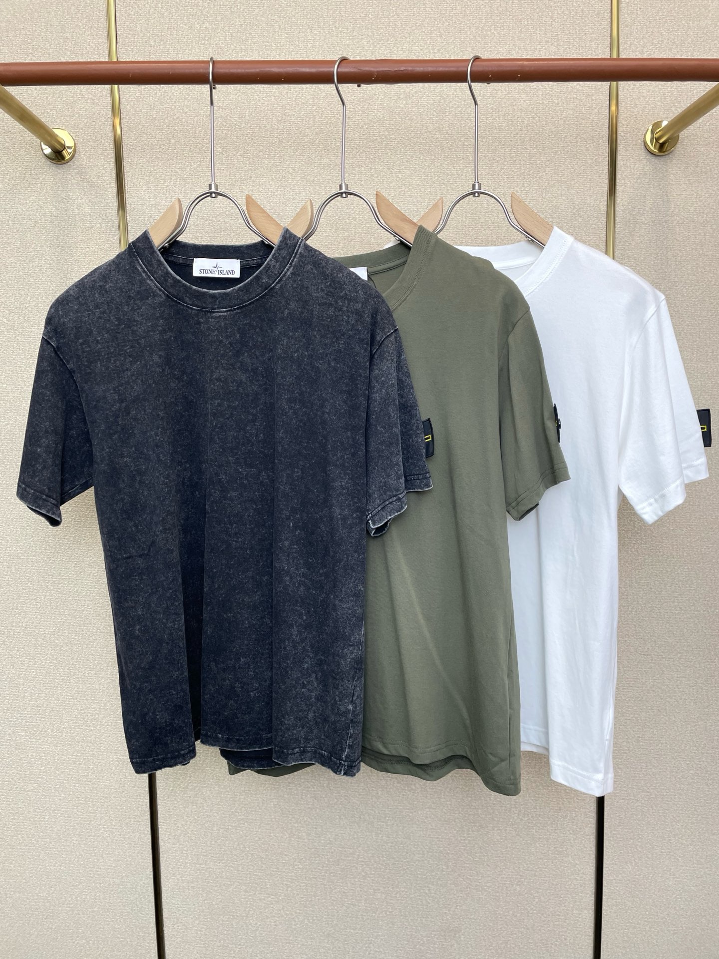 。STONE ISLAND石头岛💥砸锅卖铁都要上的新款新款原单男士休闲短袖 高端定制 高端版本 时尚百搭