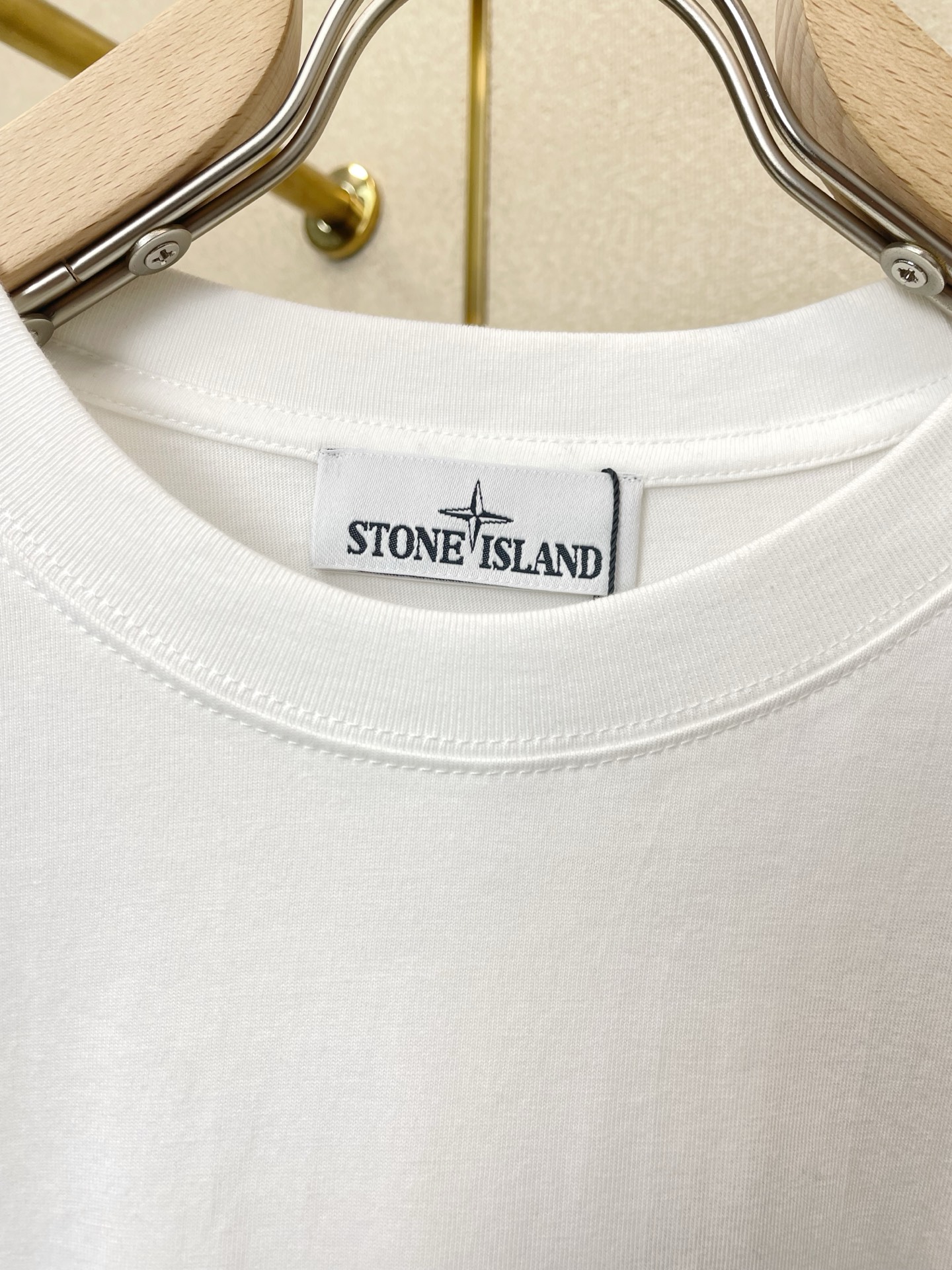 。STONE ISLAND石头岛💥砸锅卖铁都要上的新款新款原单男士休闲短袖 高端定制 高端版本 时尚百搭
