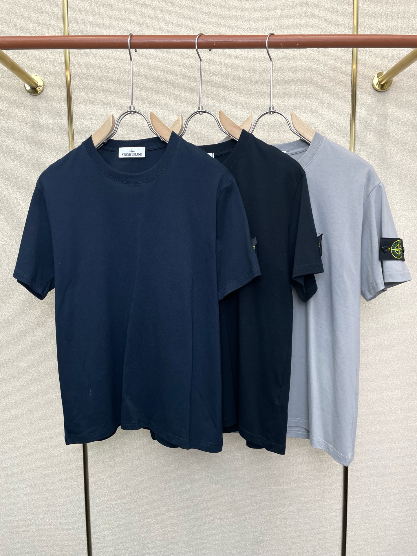 。STONE ISLAND石头岛💥砸锅卖铁都要上的新款新款原单男士休闲短袖 高端定制 高端版本 时尚百搭