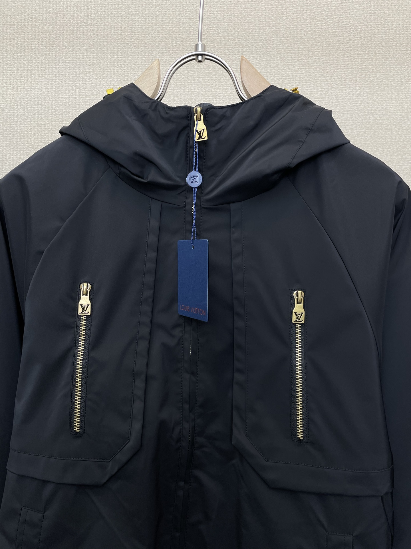 。Louis Vuitton路易威登💥砸锅卖铁都要上的新款新款原单男士休闲连帽夹克 透气舒适 高端定制 