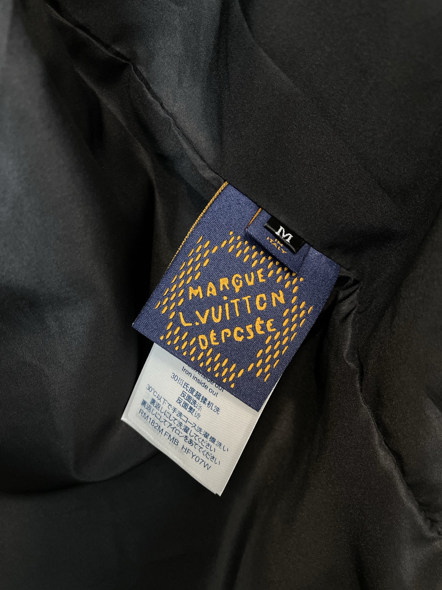 。Louis Vuitton路易威登💥砸锅卖铁都要上的新款新款原单男士休闲连帽夹克 透气舒适 高端定制 