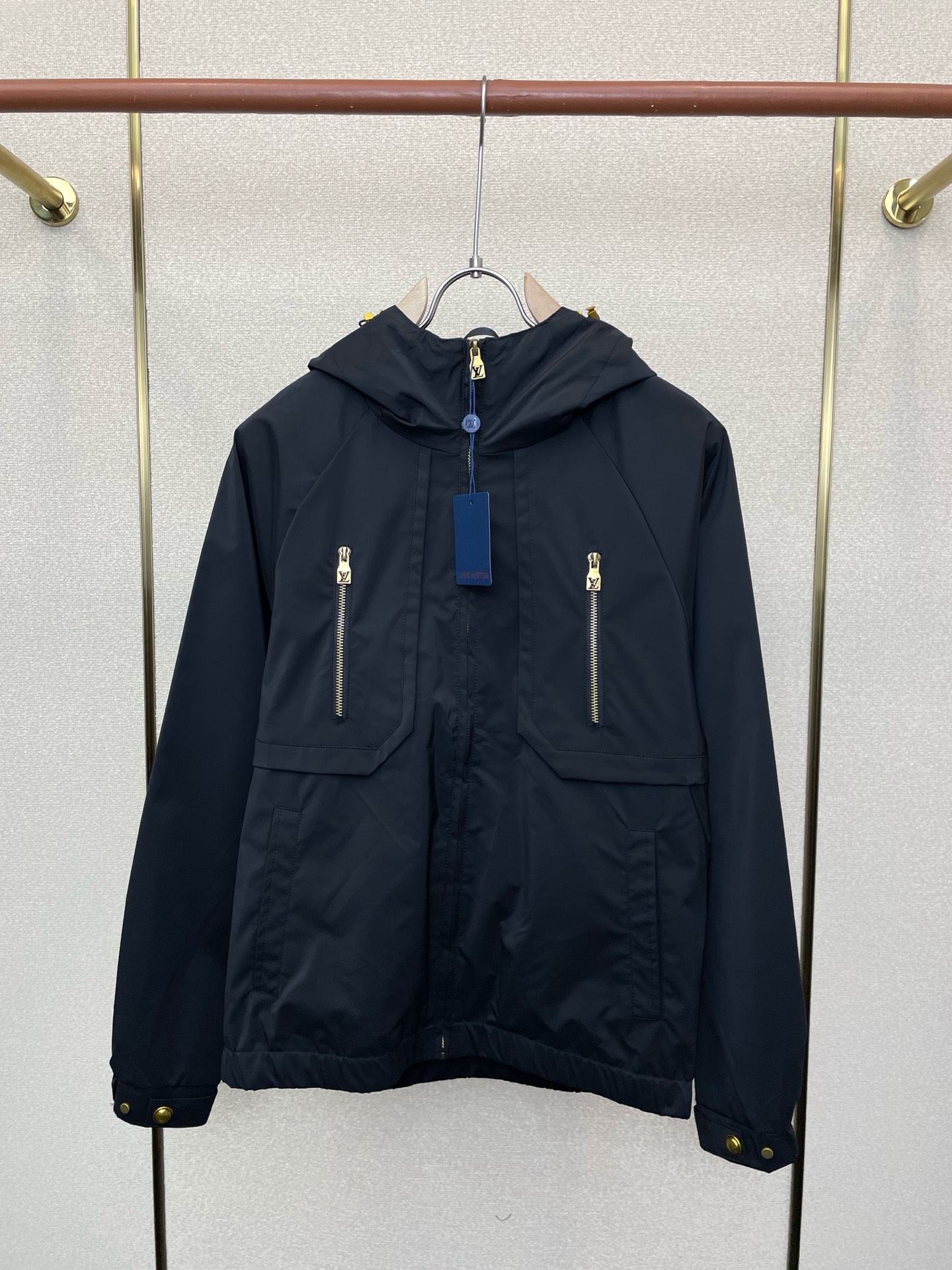 。Louis Vuitton路易威登💥砸锅卖铁都要上的新款新款原单男士休闲连帽夹克 透气舒适 高端定制 