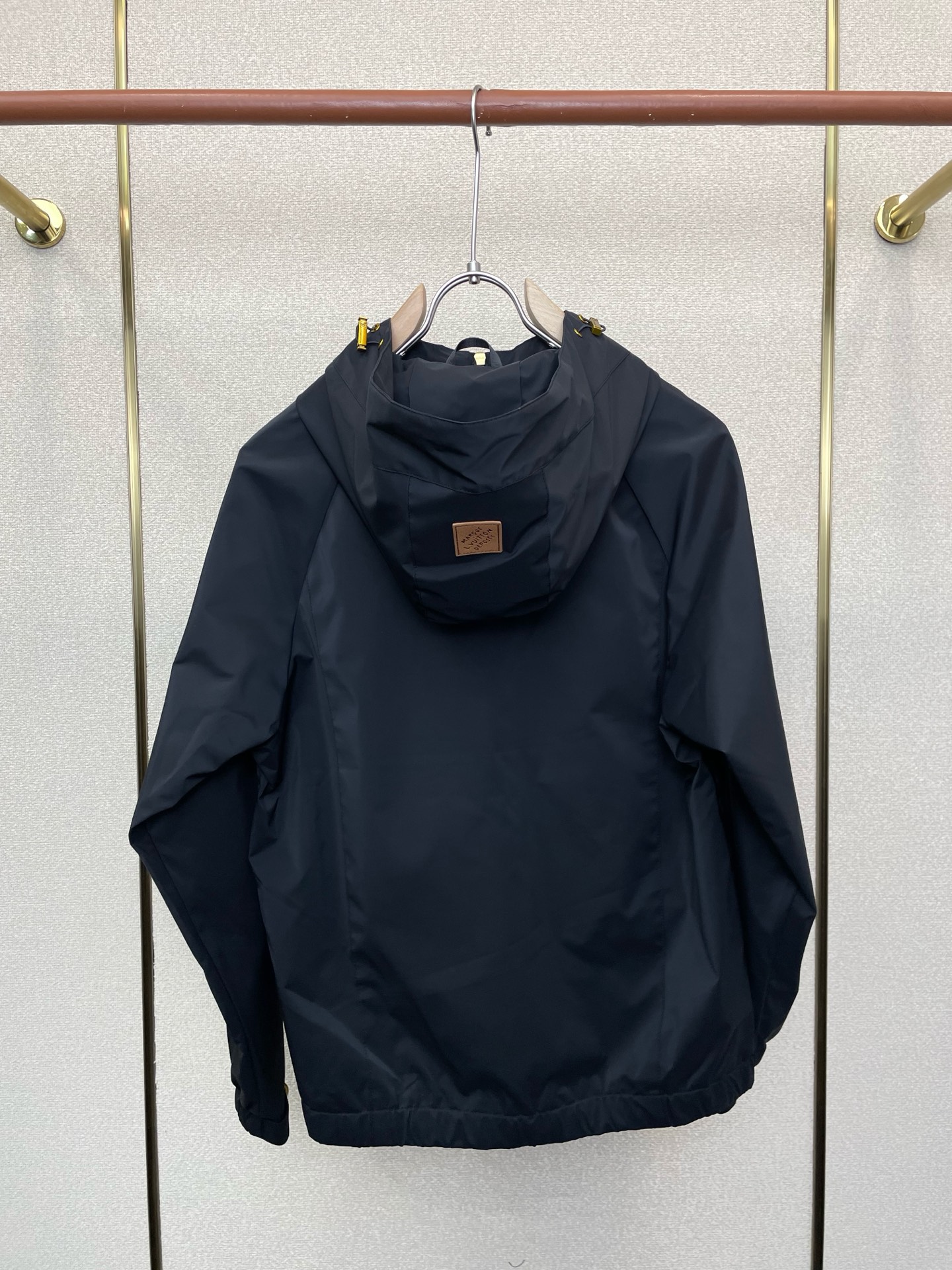 。Louis Vuitton路易威登💥砸锅卖铁都要上的新款新款原单男士休闲连帽夹克 透气舒适 高端定制 