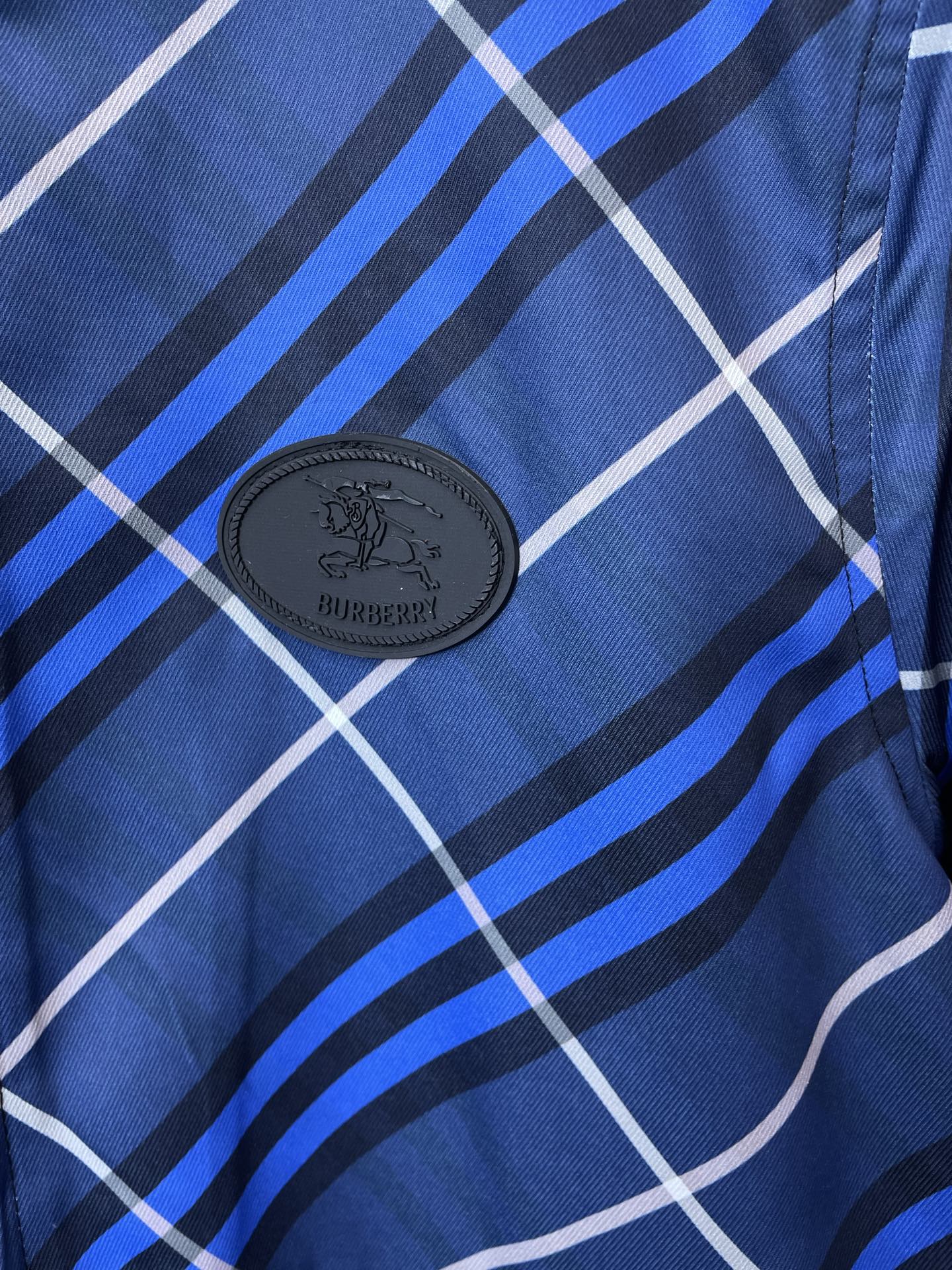 。Burberry巴宝莉💥砸锅卖铁都要上的新款新款原单男士休闲连帽夹克 透气舒适 高端定制 高版本 时尚