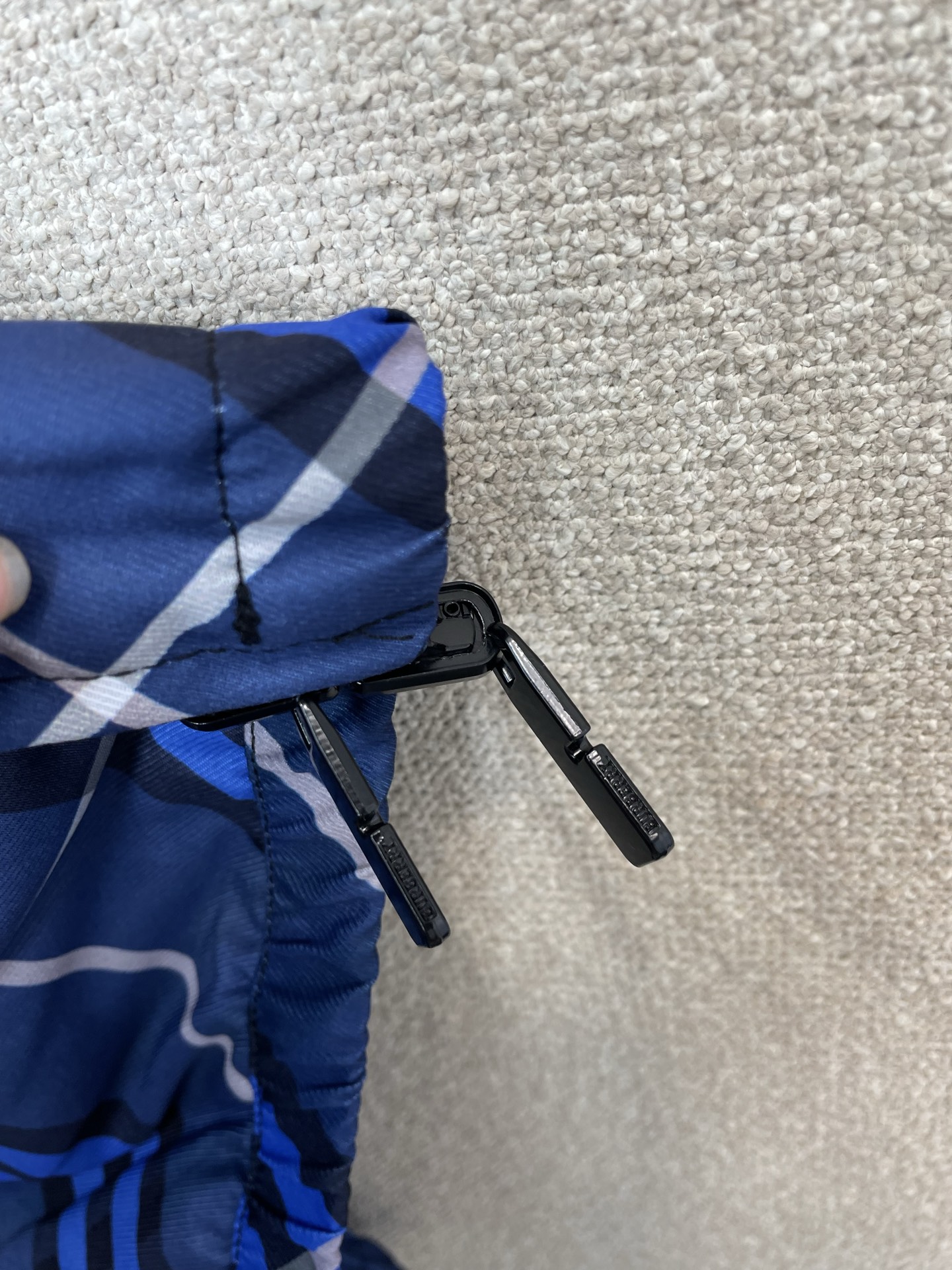 。Burberry巴宝莉💥砸锅卖铁都要上的新款新款原单男士休闲连帽夹克 透气舒适 高端定制 高版本 时尚