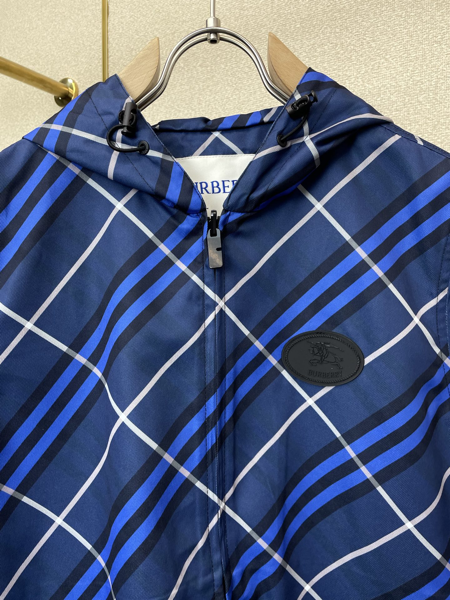 。Burberry巴宝莉💥砸锅卖铁都要上的新款新款原单男士休闲连帽夹克 透气舒适 高端定制 高版本 时尚