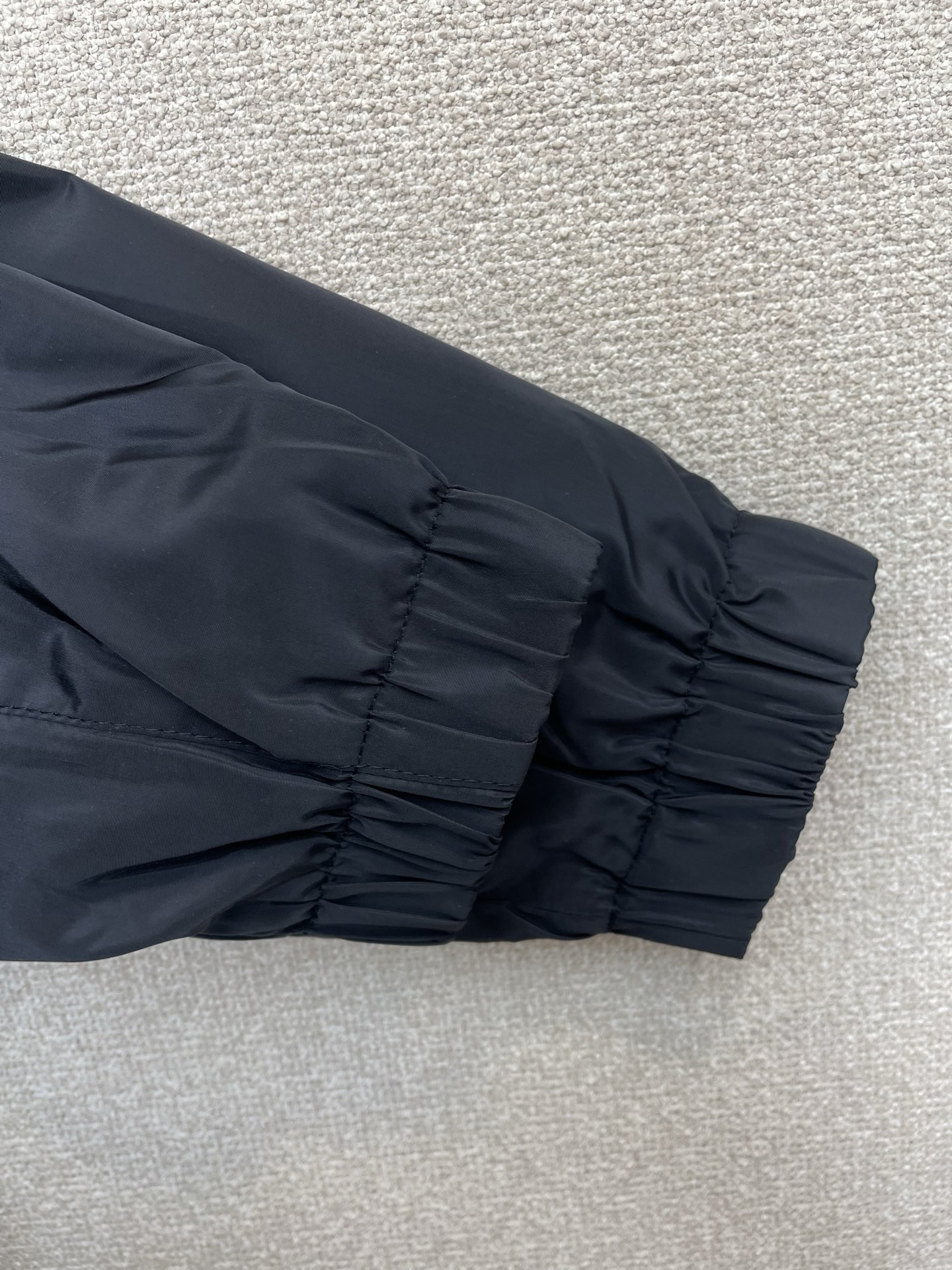 。Prada普拉达💥砸锅卖铁都要上的新款新款原单男士休闲连帽夹克 透气舒适 高端定制 高版本 时尚百搭爆