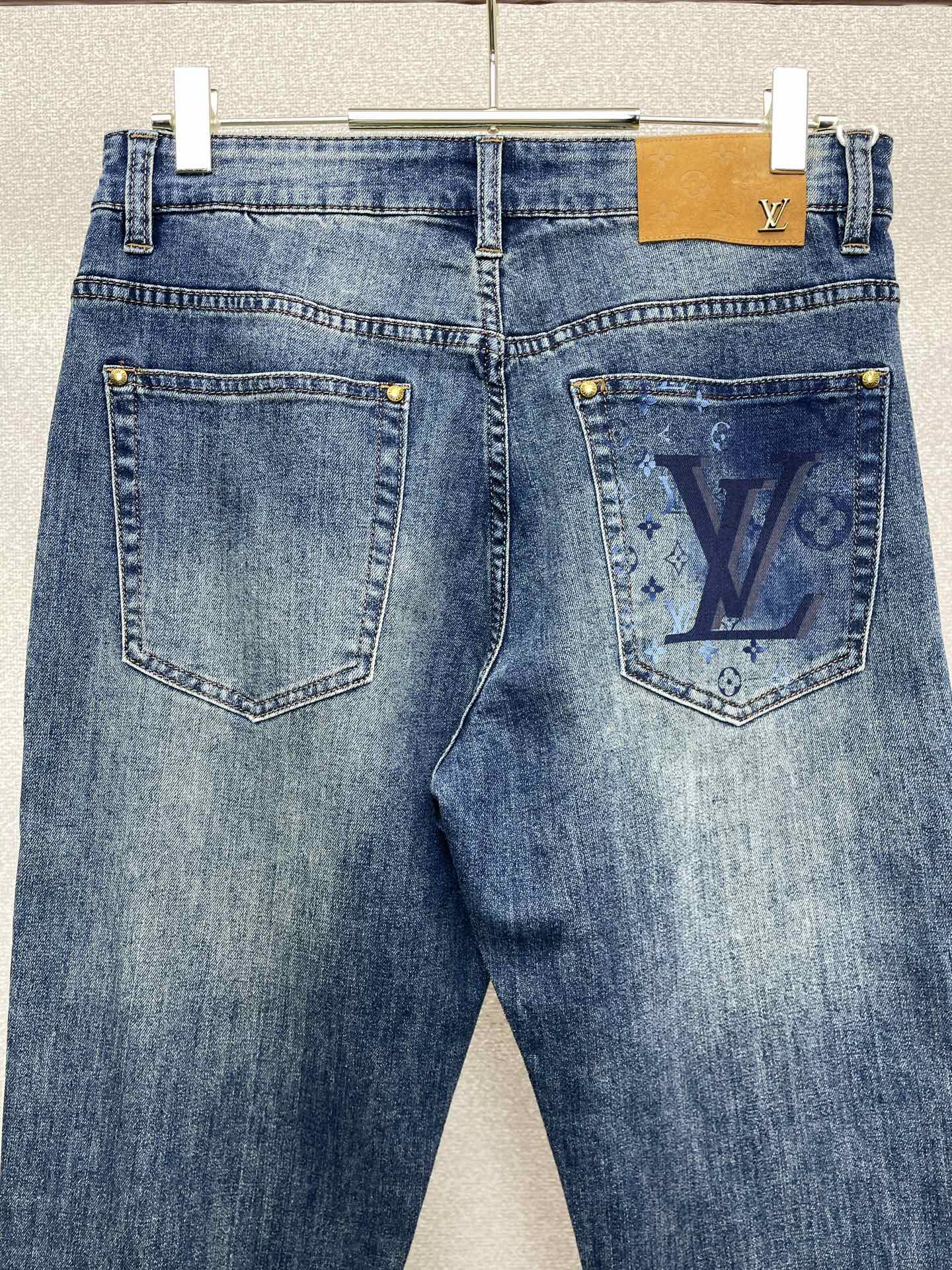 。Louis Vuitton路易威登💥砸锅卖铁都要上的新款新款牛仔裤👖高端版本！专柜定制面料 透气舒适度