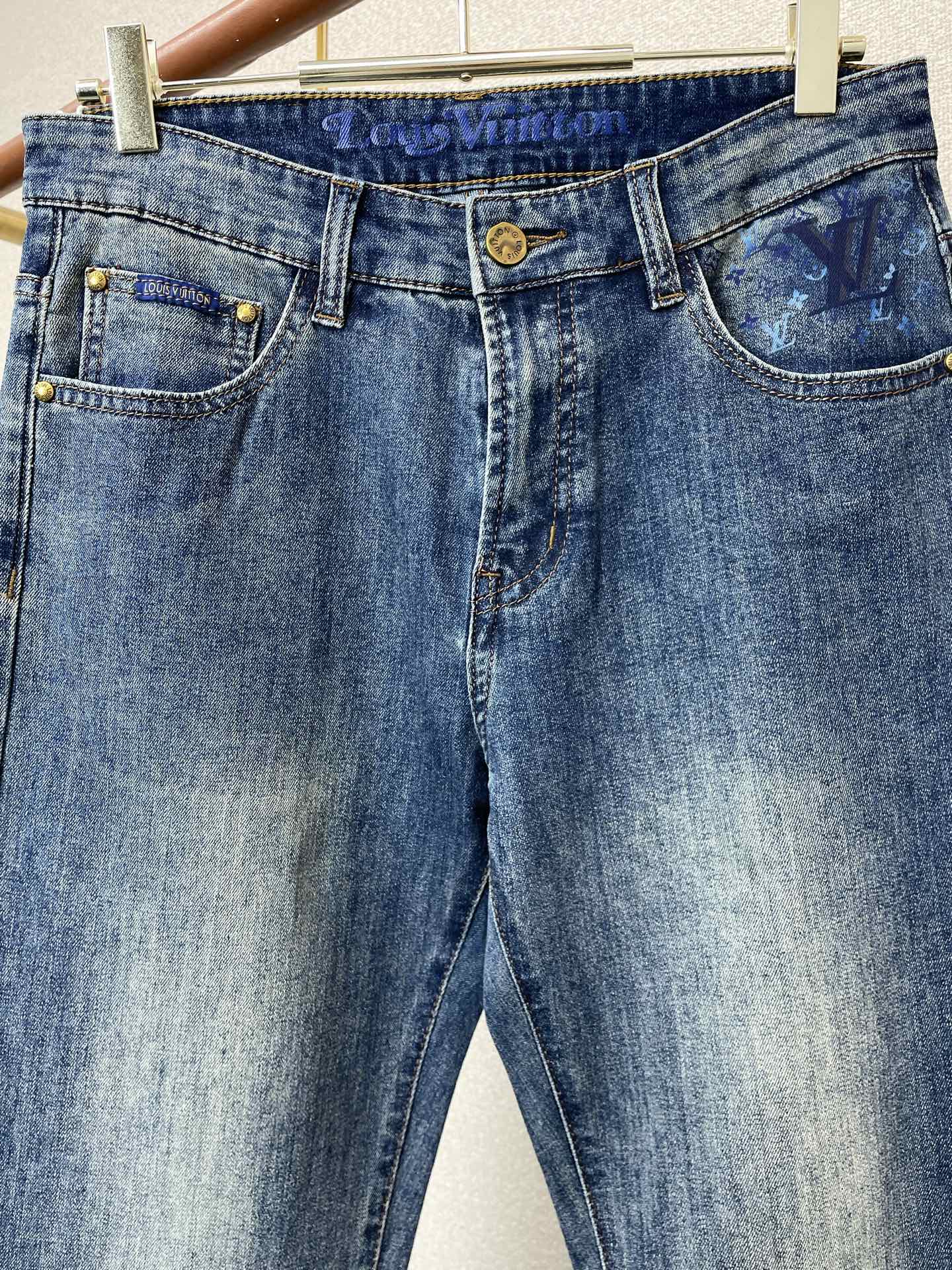 。Louis Vuitton路易威登💥砸锅卖铁都要上的新款新款牛仔裤👖高端版本！专柜定制面料 透气舒适度