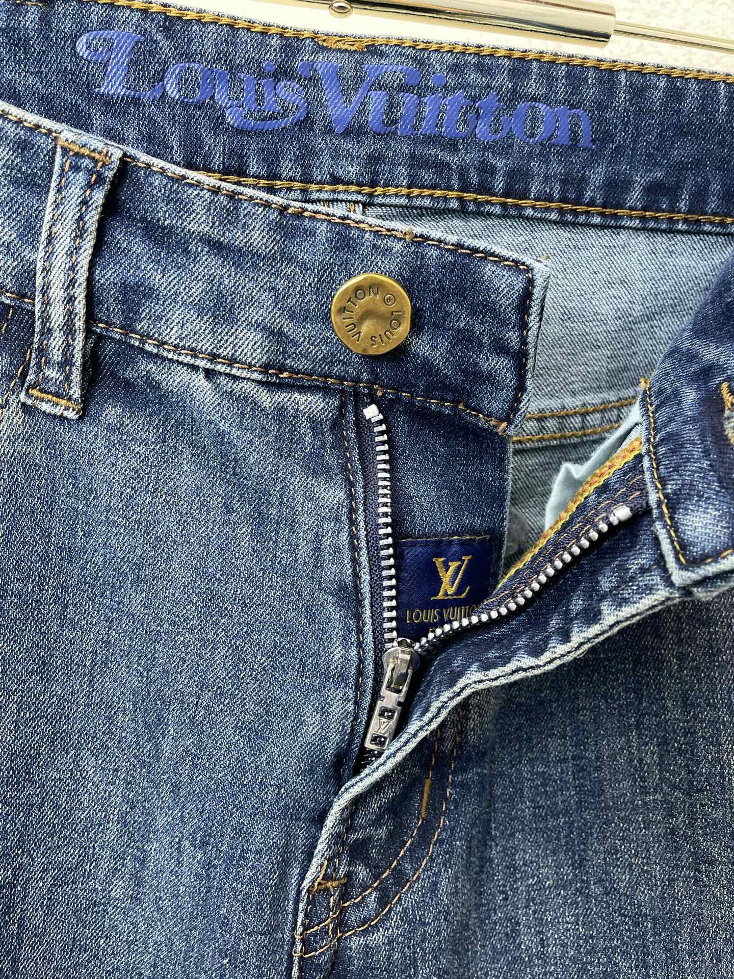 。Louis Vuitton路易威登💥砸锅卖铁都要上的新款新款牛仔裤👖高端版本！专柜定制面料 透气舒适度