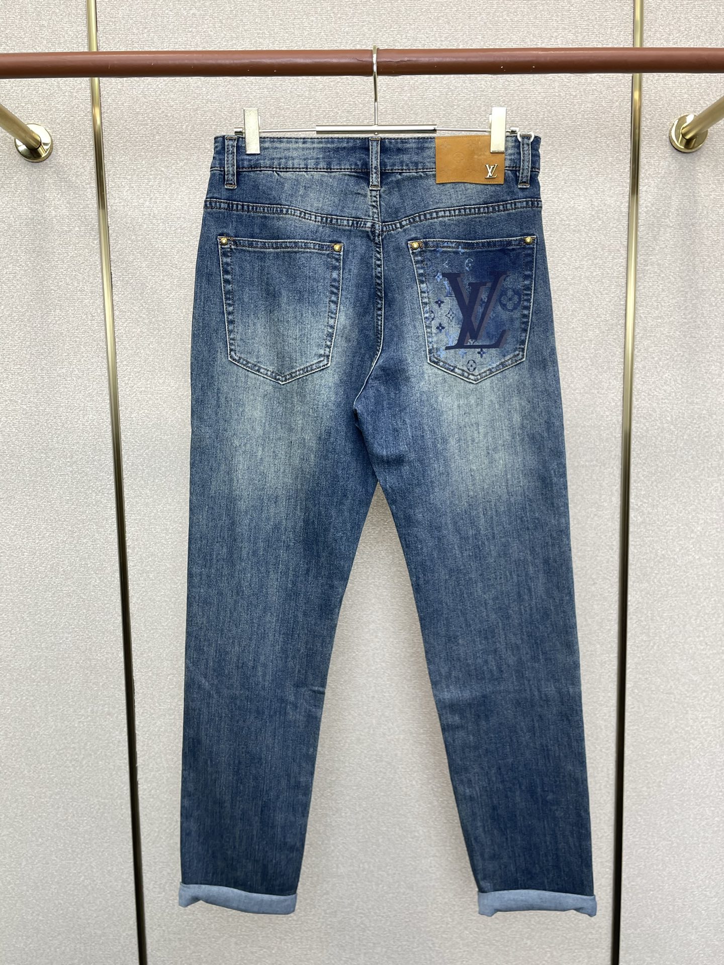 。Louis Vuitton路易威登💥砸锅卖铁都要上的新款新款牛仔裤👖高端版本！专柜定制面料 透气舒适度