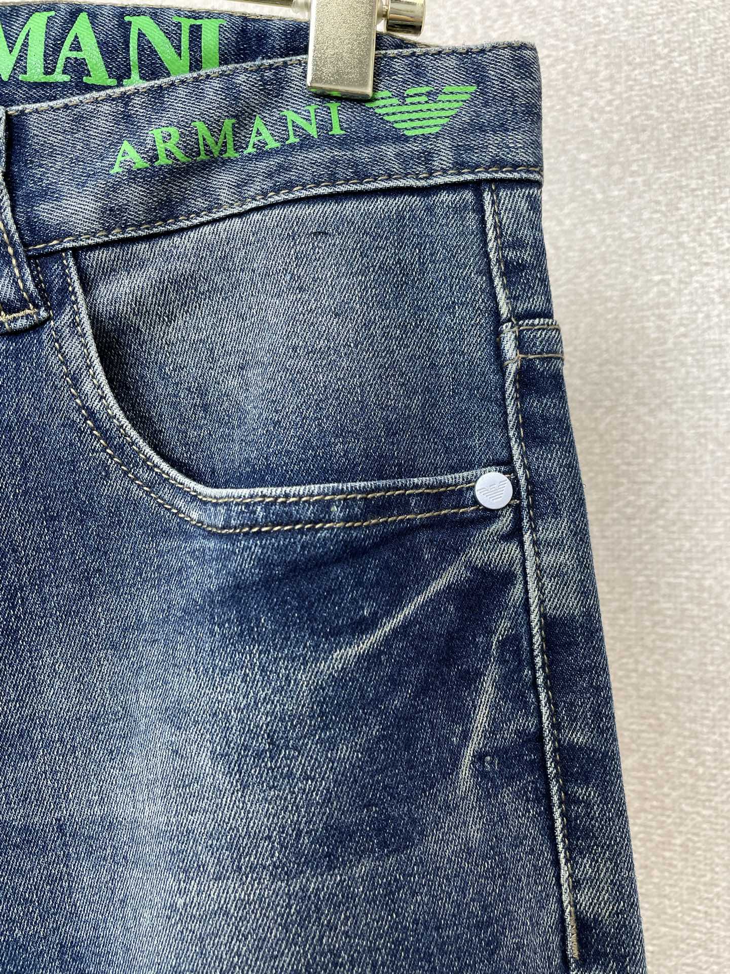 。ARMANI阿玛尼💥砸锅卖铁都要上的新款新款牛仔裤👖高端版本！专柜定制面料 透气舒适度高，细节无可挑剔