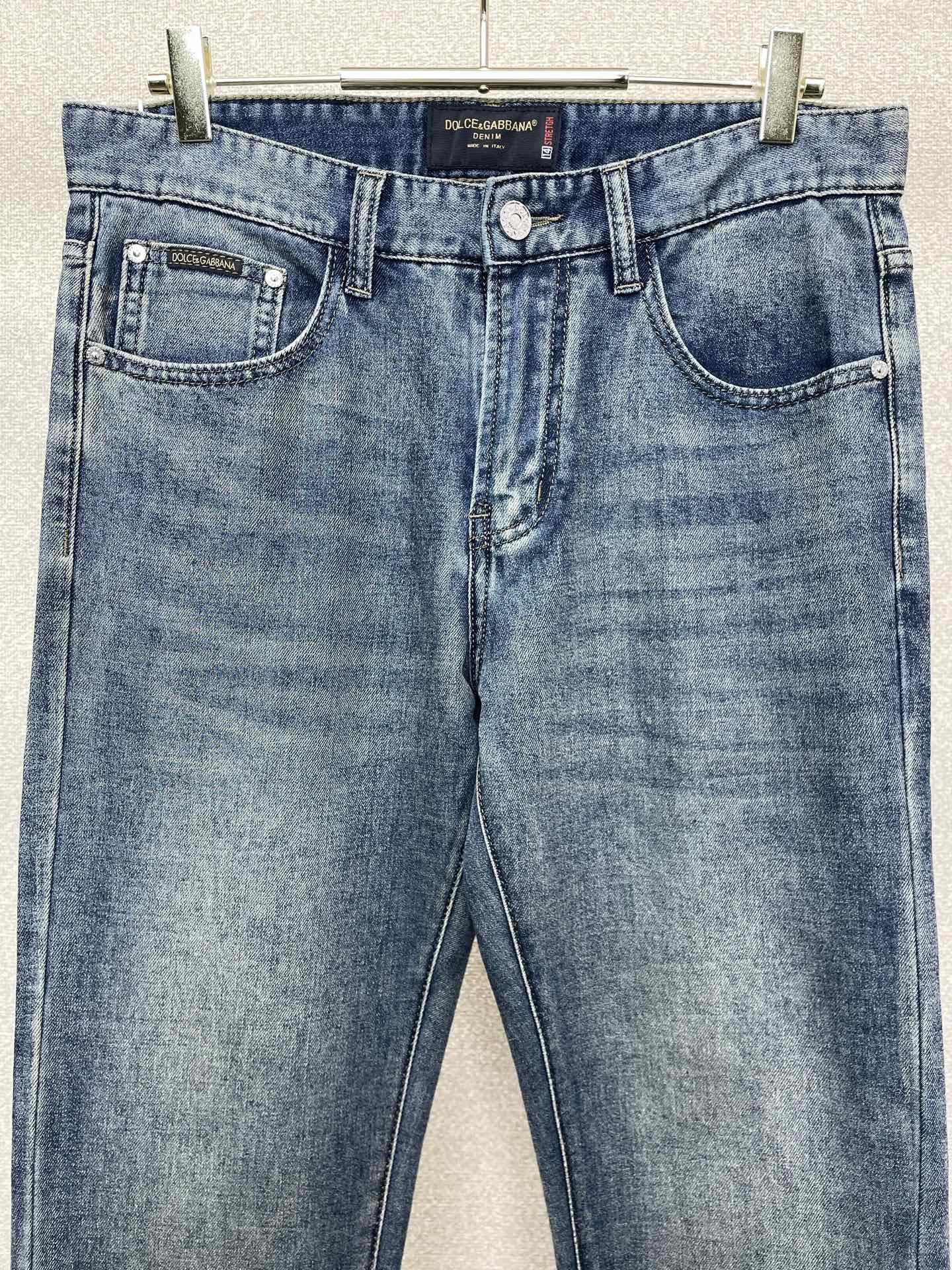 。Dolce&Gabbana杜嘉班纳💥砸锅卖铁都要上的新款新款牛仔裤👖高端版本！专柜定制面料 透气舒适度