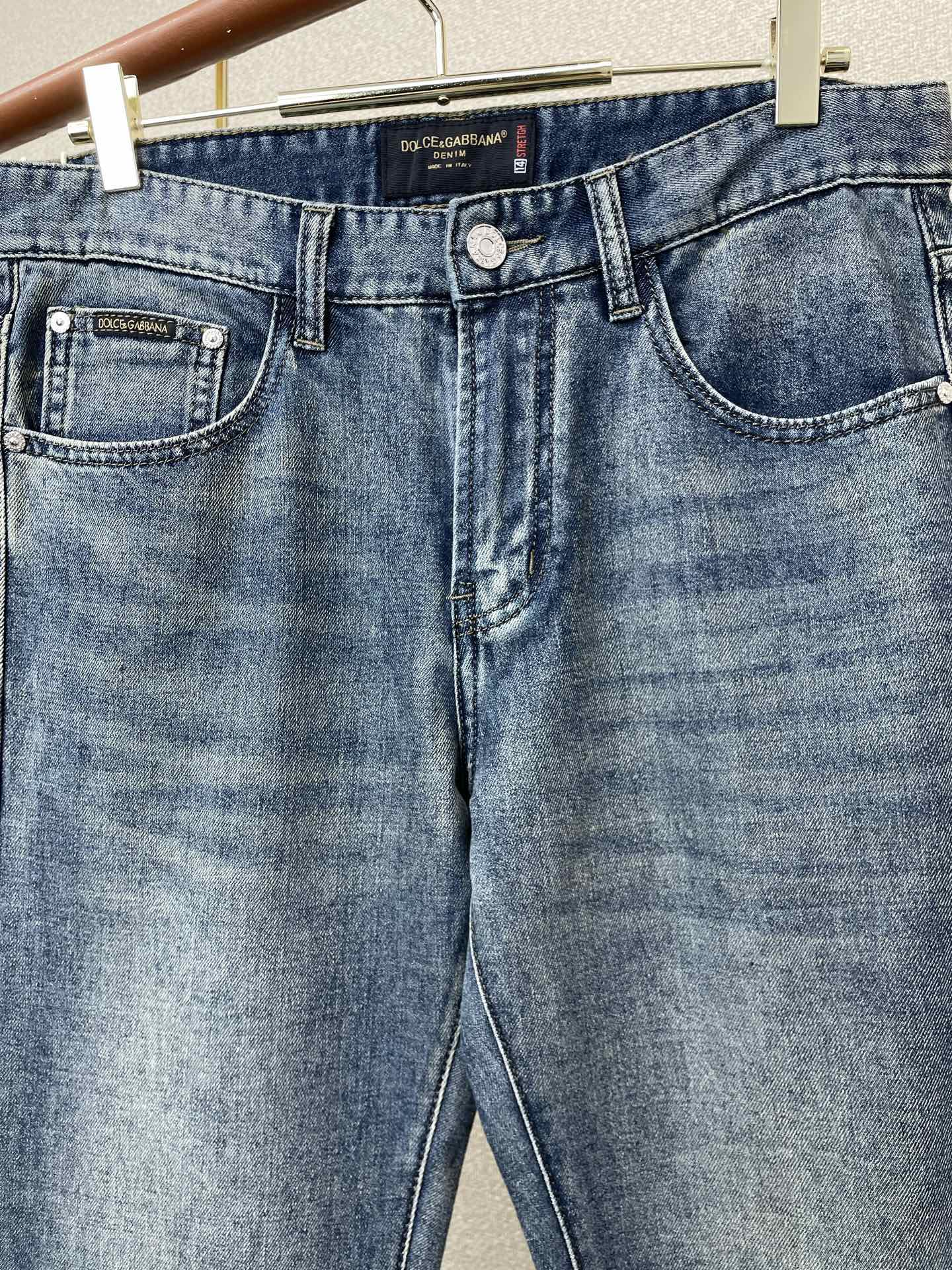 。Dolce&Gabbana杜嘉班纳💥砸锅卖铁都要上的新款新款牛仔裤👖高端版本！专柜定制面料 透气舒适度