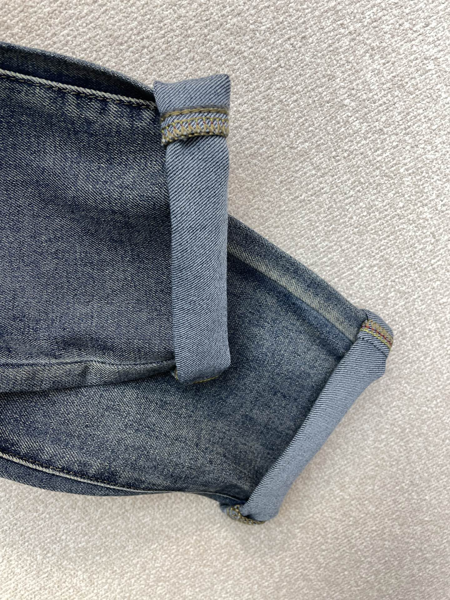 。Dolce&Gabbana杜嘉班纳💥砸锅卖铁都要上的新款新款牛仔裤👖高端版本！专柜定制面料 透气舒适度