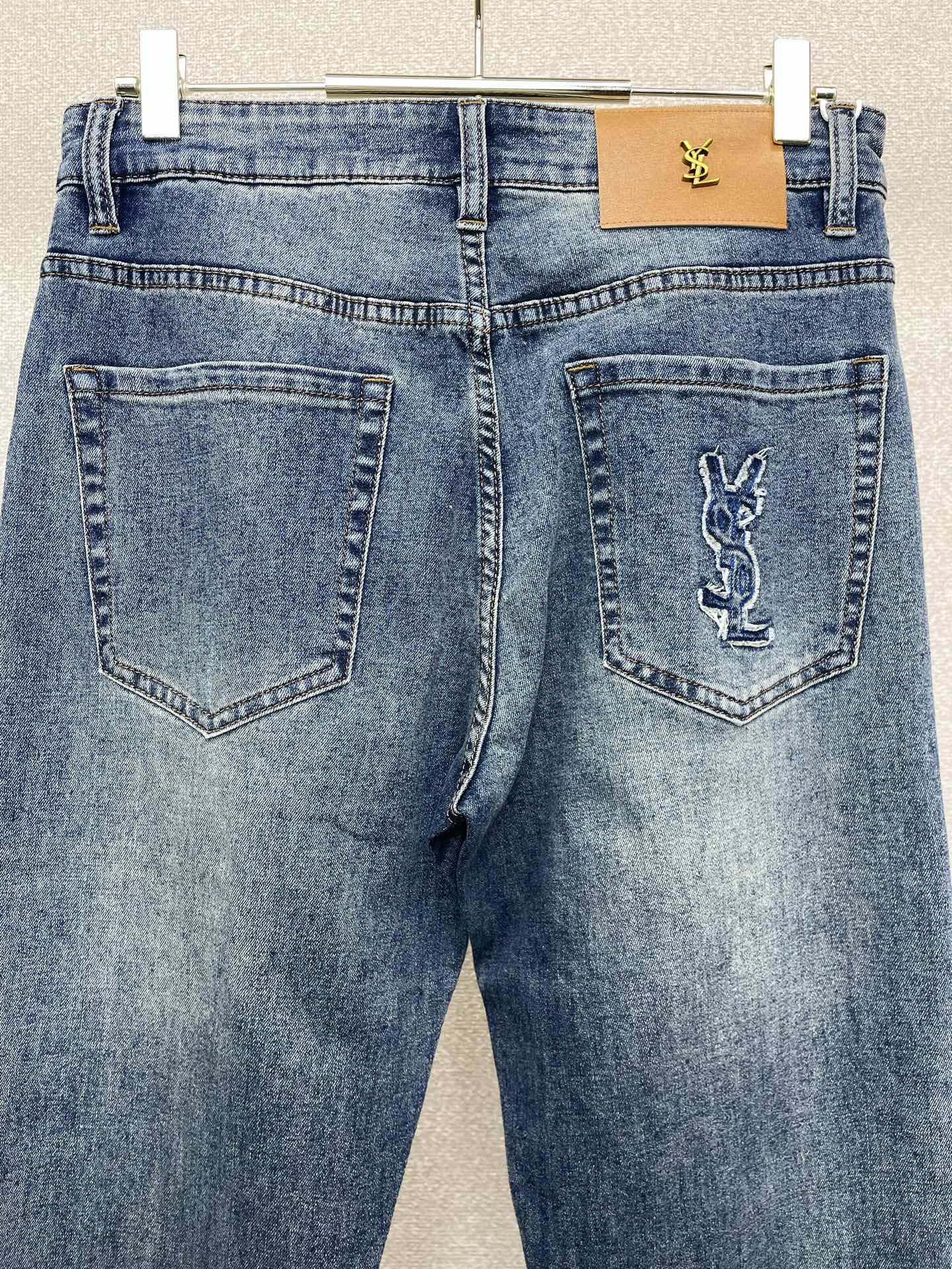 。SAINT LAURENT圣罗兰💥砸锅卖铁都要上的新款新款牛仔裤👖高端版本！专柜定制面料 透气舒适度高