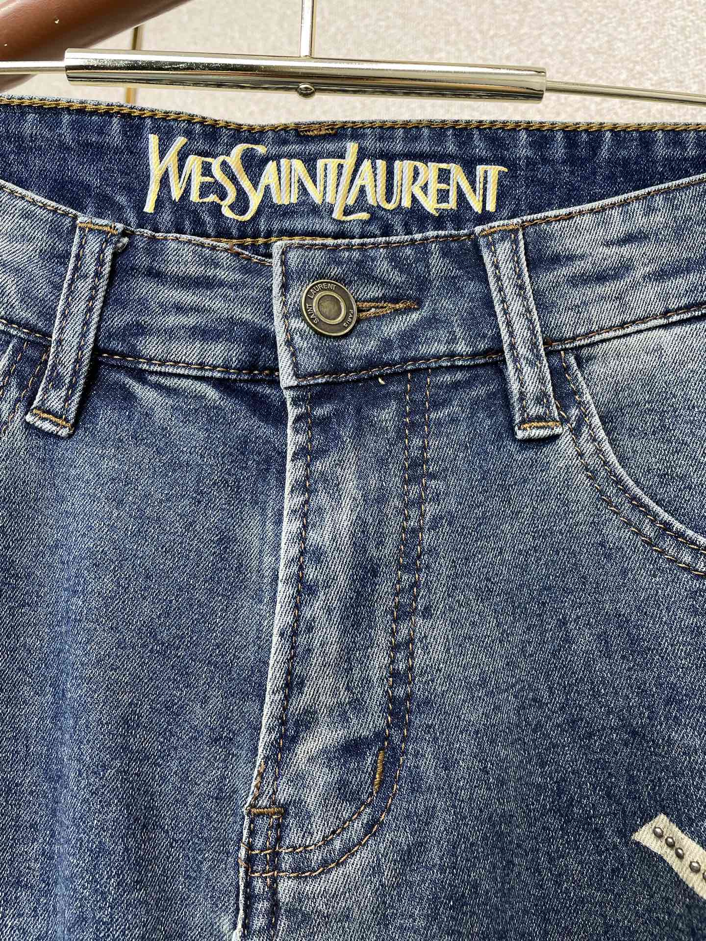 。SAINT LAURENT圣罗兰💥砸锅卖铁都要上的新款新款牛仔裤👖高端版本！专柜定制面料 透气舒适度高