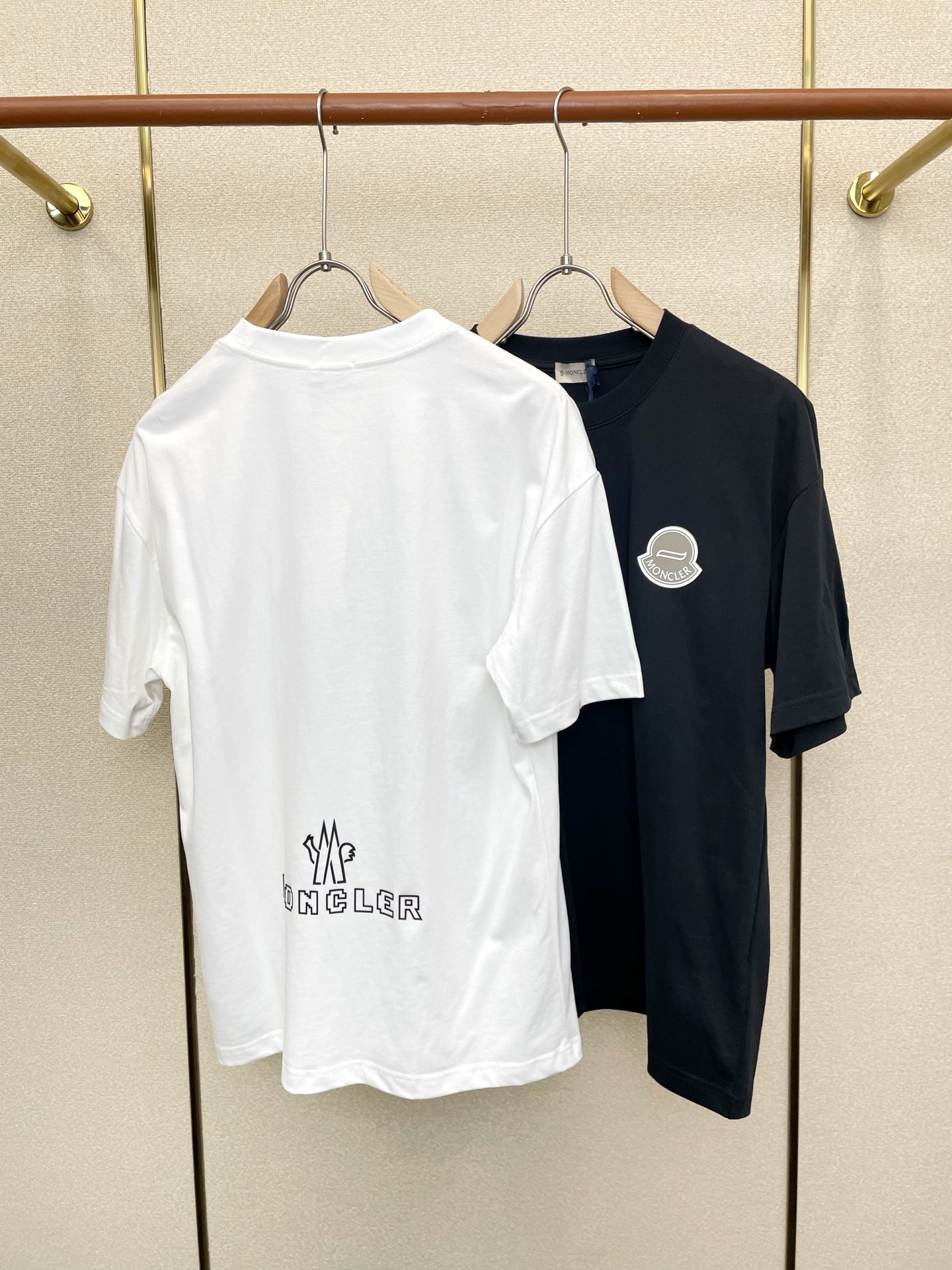 。Moncler蒙口💥独家专供新款原单男士休闲短袖 高端定制 高端版本 时尚百搭爆款⚠️⚠️✨✨进口面料
