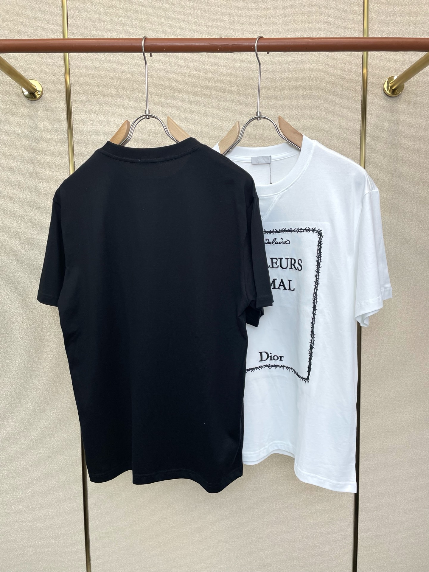 。Dior迪奥💥砸锅卖铁都要上的新款新款原单男士休闲短袖 高端定制 高端版本 时尚百搭爆款⚠️⚠️✨✨进