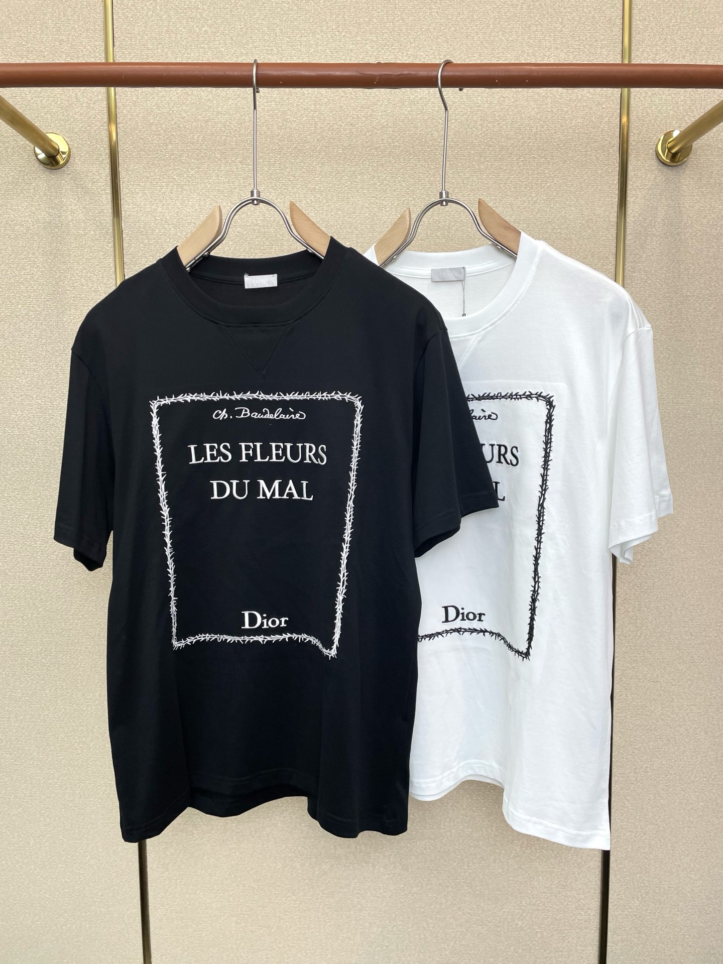 。Dior迪奥💥砸锅卖铁都要上的新款新款原单男士休闲短袖 高端定制 高端版本 时尚百搭爆款⚠️⚠️✨✨进