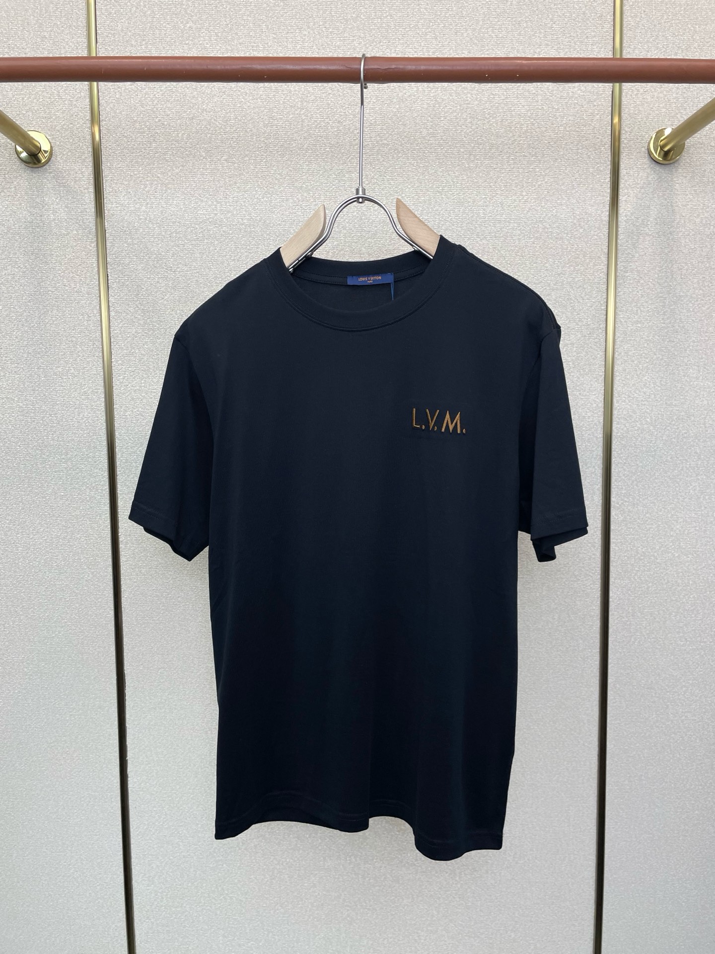 。Louis Vuitton路易威登💥砸锅卖铁都要上的新款新款原单男士休闲短袖 高端定制 高端版本 时尚