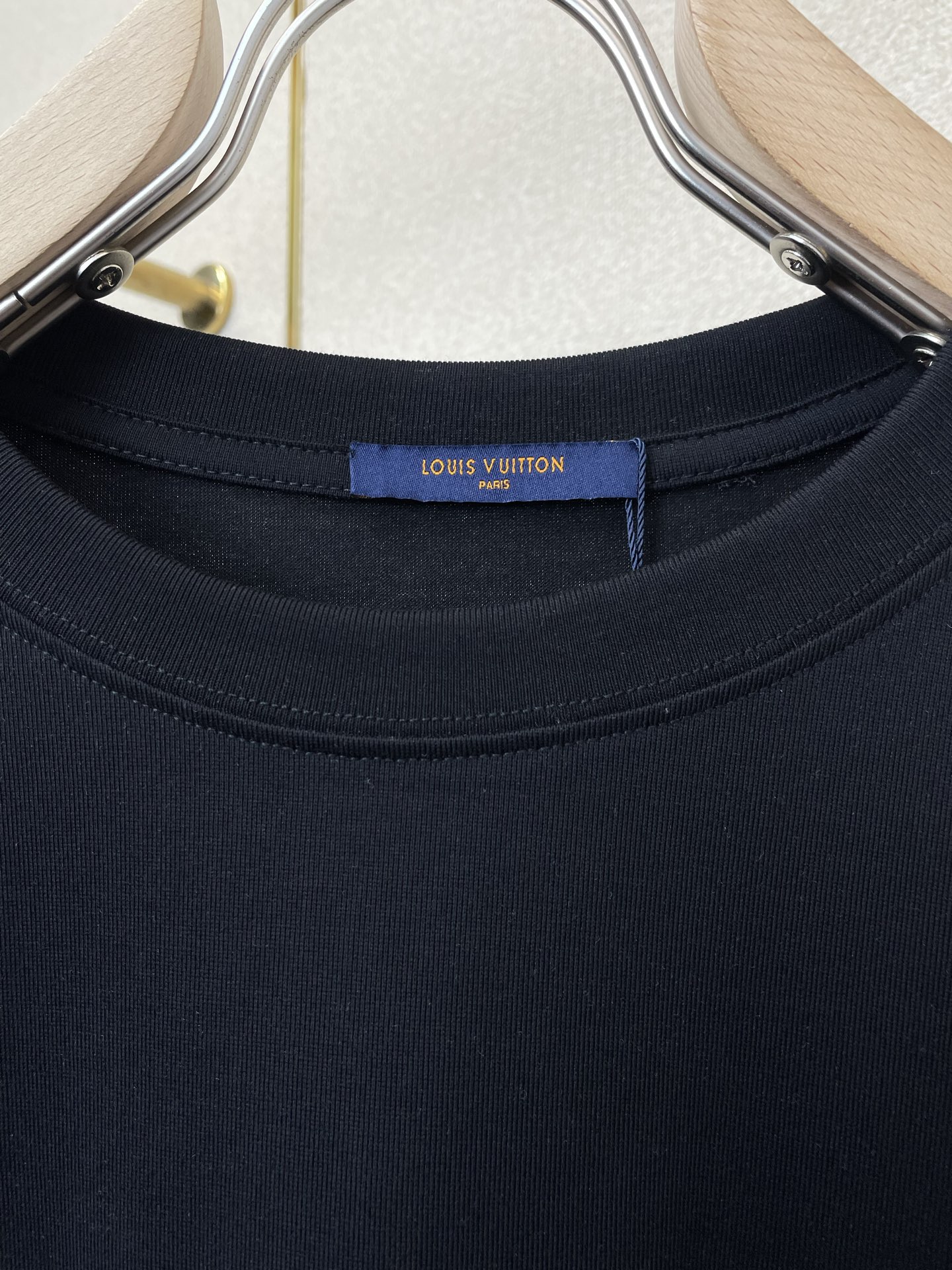 。Louis Vuitton路易威登💥砸锅卖铁都要上的新款新款原单男士休闲短袖 高端定制 高端版本 时尚