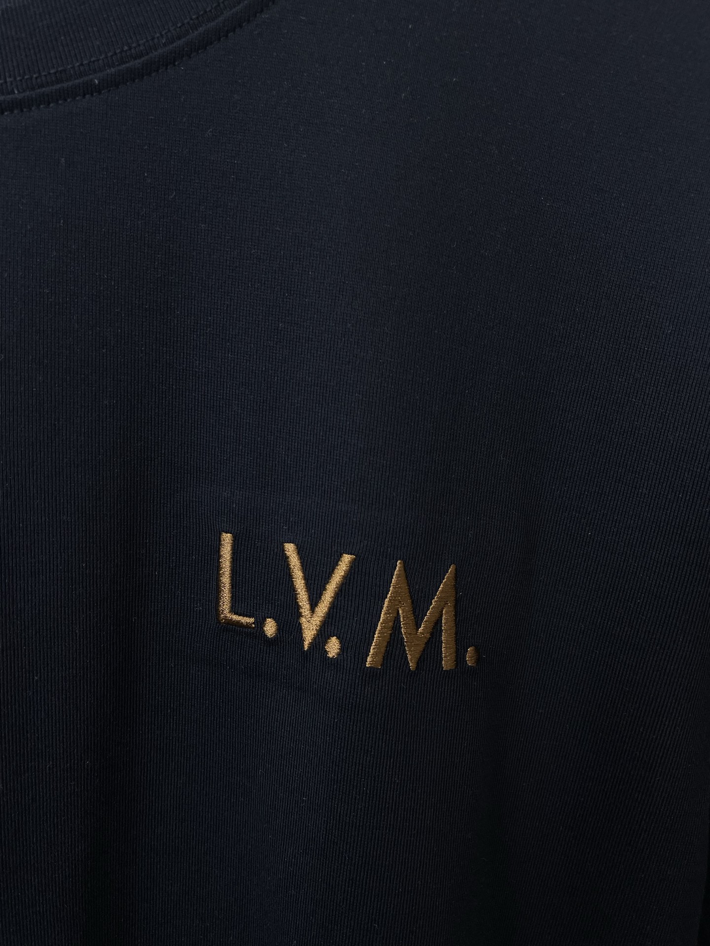 。Louis Vuitton路易威登💥砸锅卖铁都要上的新款新款原单男士休闲短袖 高端定制 高端版本 时尚