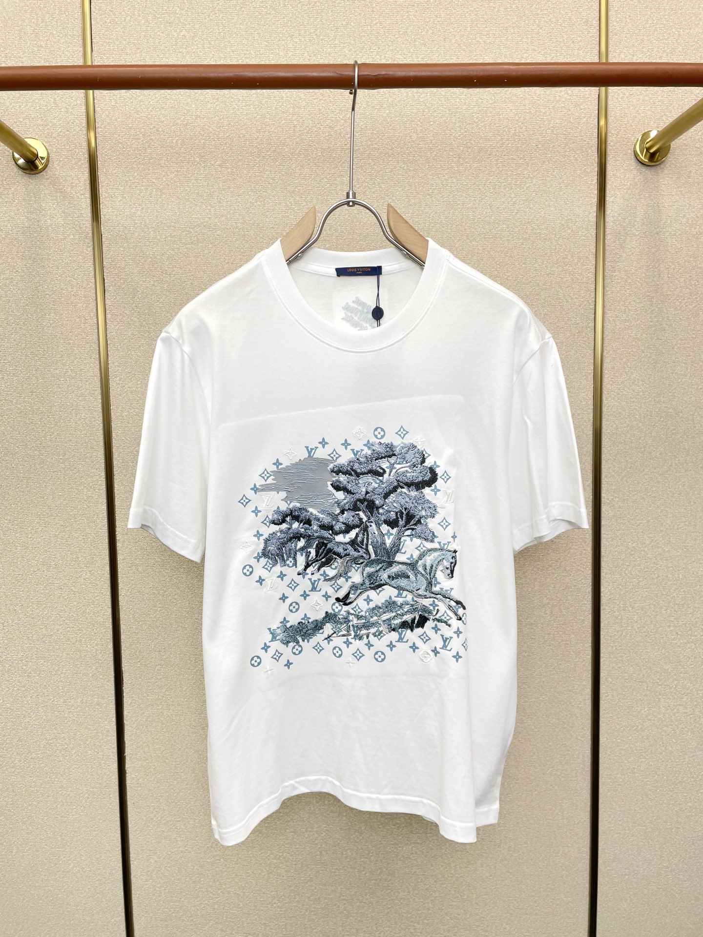 。Louis Vuitton路易威登💥砸锅卖铁都要上的新款新款原单男士休闲短袖 高端定制 高端版本 时尚