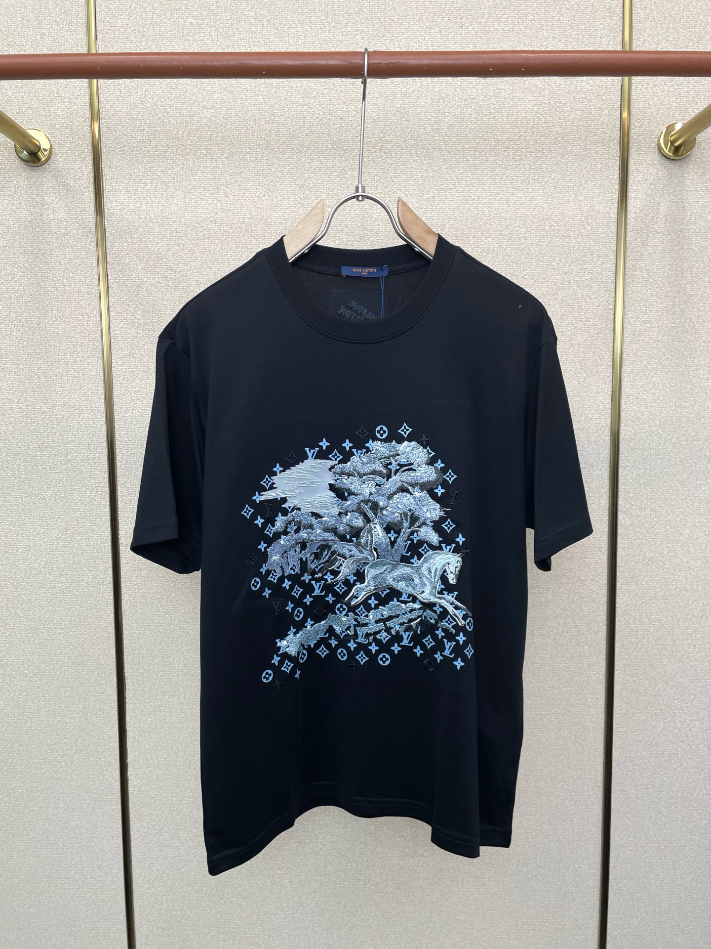 。Louis Vuitton路易威登💥砸锅卖铁都要上的新款新款原单男士休闲短袖 高端定制 高端版本 时尚