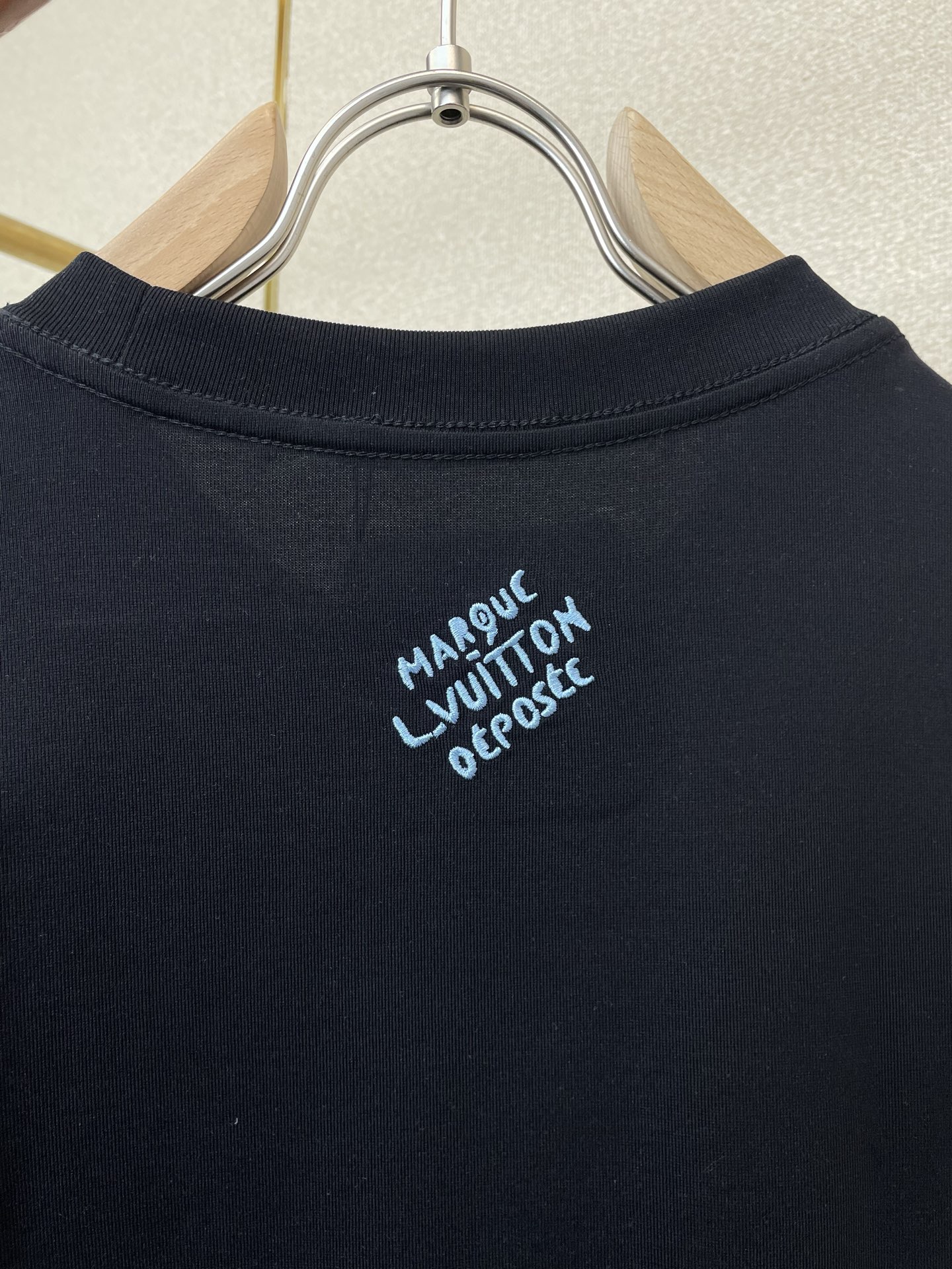 。Louis Vuitton路易威登💥砸锅卖铁都要上的新款新款原单男士休闲短袖 高端定制 高端版本 时尚