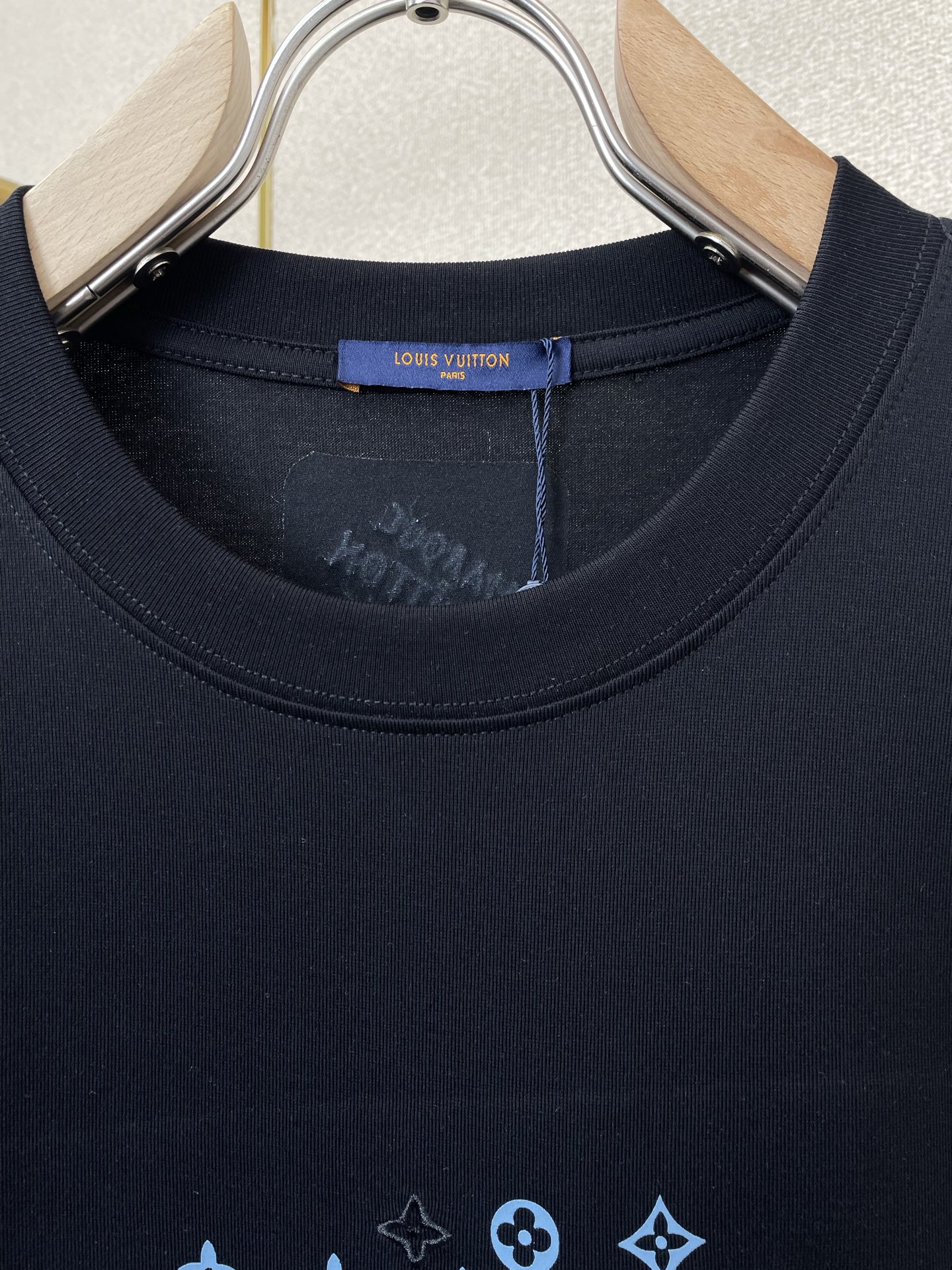 。Louis Vuitton路易威登💥砸锅卖铁都要上的新款新款原单男士休闲短袖 高端定制 高端版本 时尚