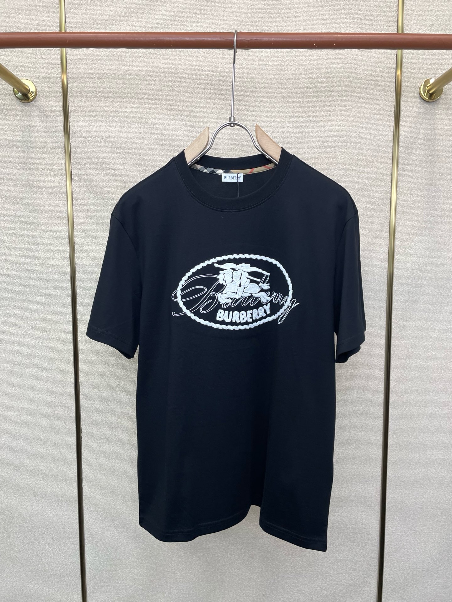 。Burberry巴宝莉💥砸锅卖铁都要上的新款新款原单男士休闲短袖 高端定制 高端版本 时尚百搭爆款⚠️