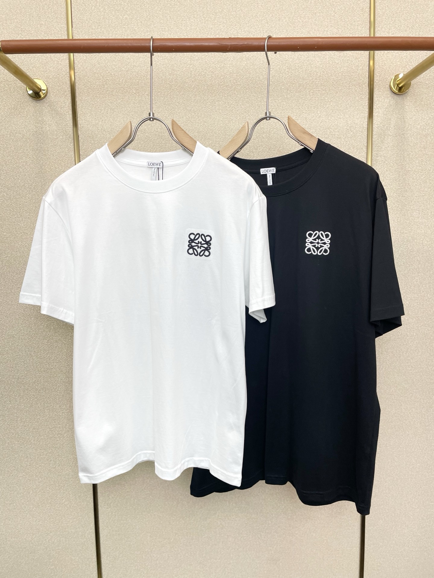 。LOEWE罗意威💥砸锅卖铁都要上的新款新款原单男士休闲短袖 高端定制 高端版本 时尚百搭爆款⚠️⚠️✨