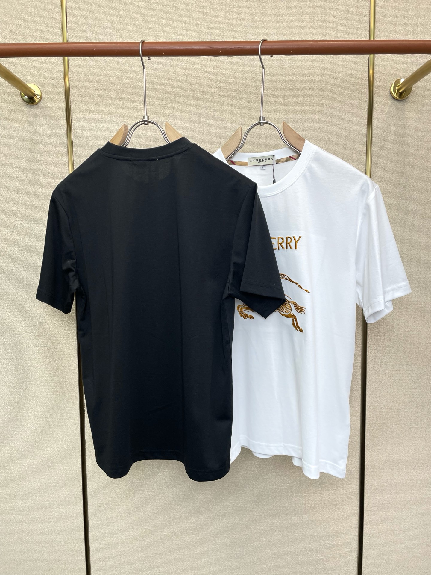。Burberry巴宝莉💥独家专供新款原单男士休闲短袖 高端定制 高端版本 时尚百搭爆款⚠️⚠️✨✨进口