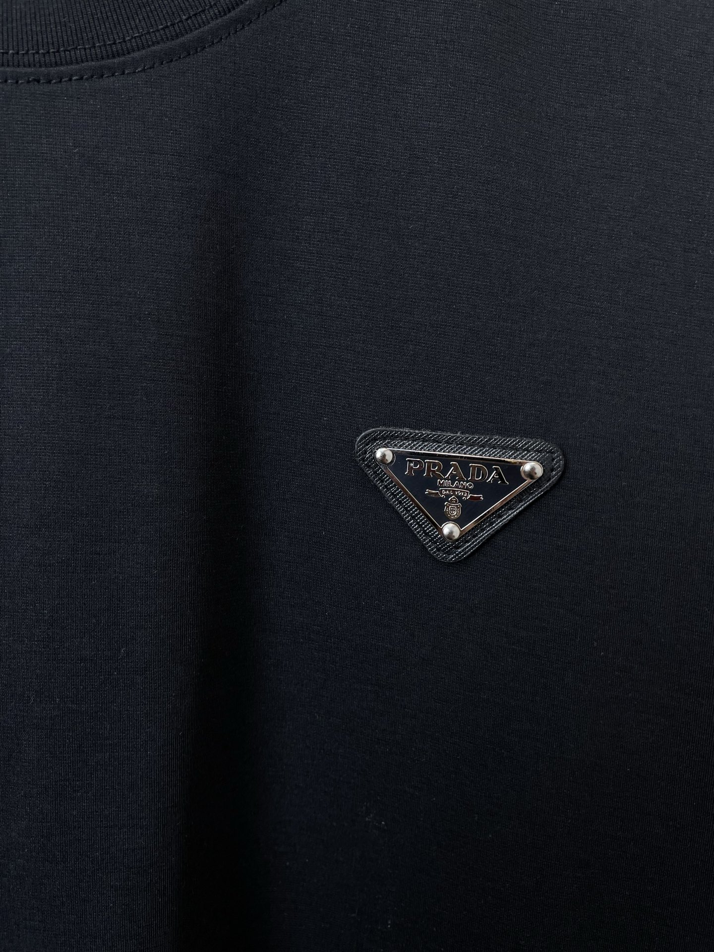 。Prada普拉达💥砸锅卖铁都要上的新款新款原单男士休闲短袖 高端定制 高端版本 时尚百搭爆款⚠️⚠️✨